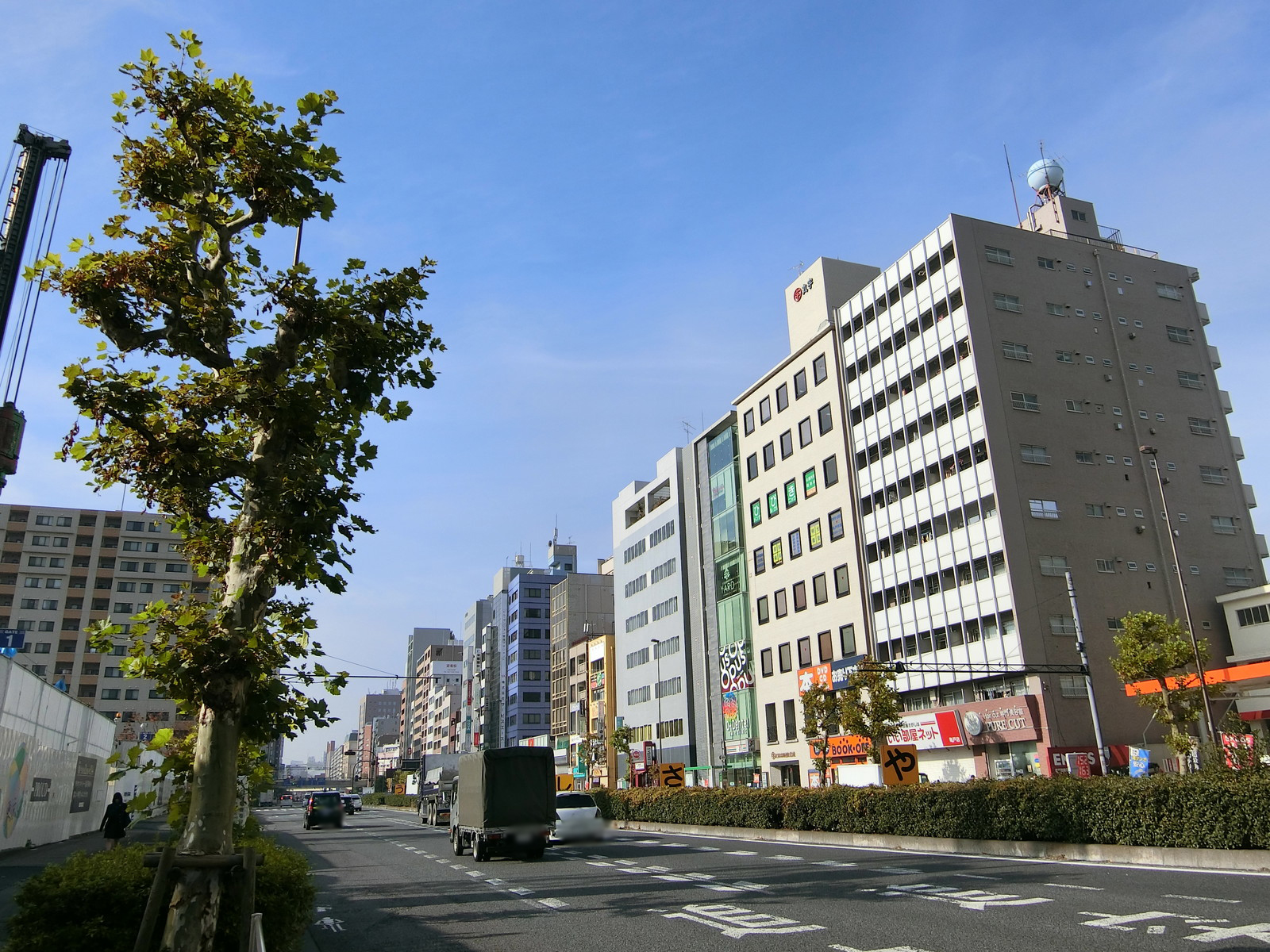 亀戸ESビル前面の京葉道路