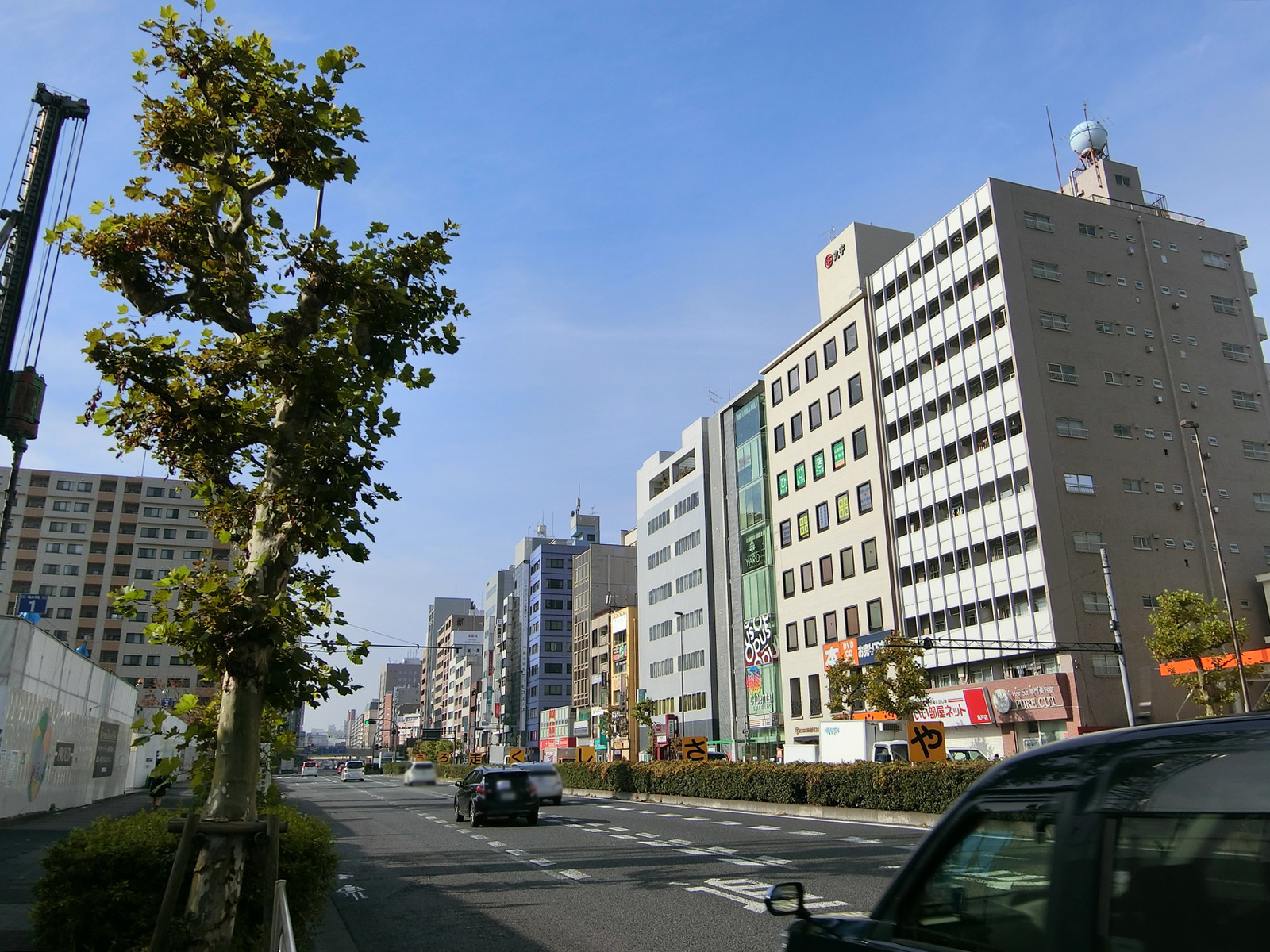 亀戸サマリヤマンション前面の通り