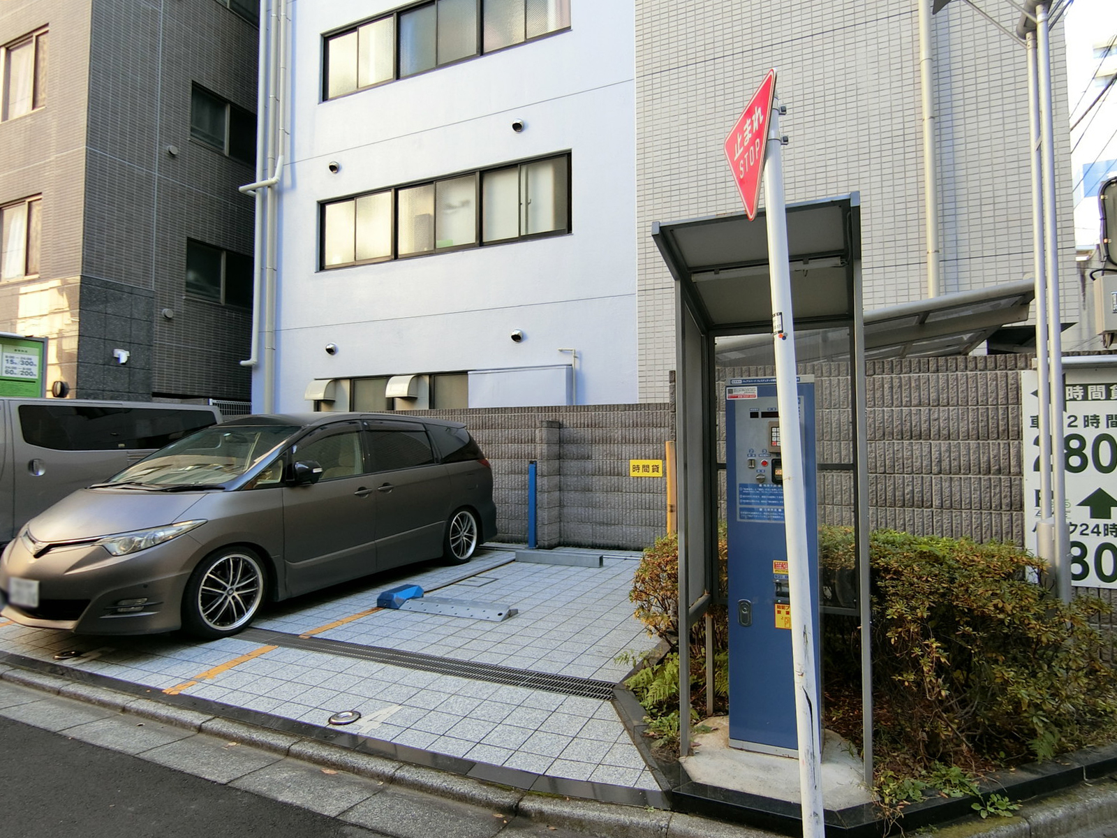 正面のコインパーキング