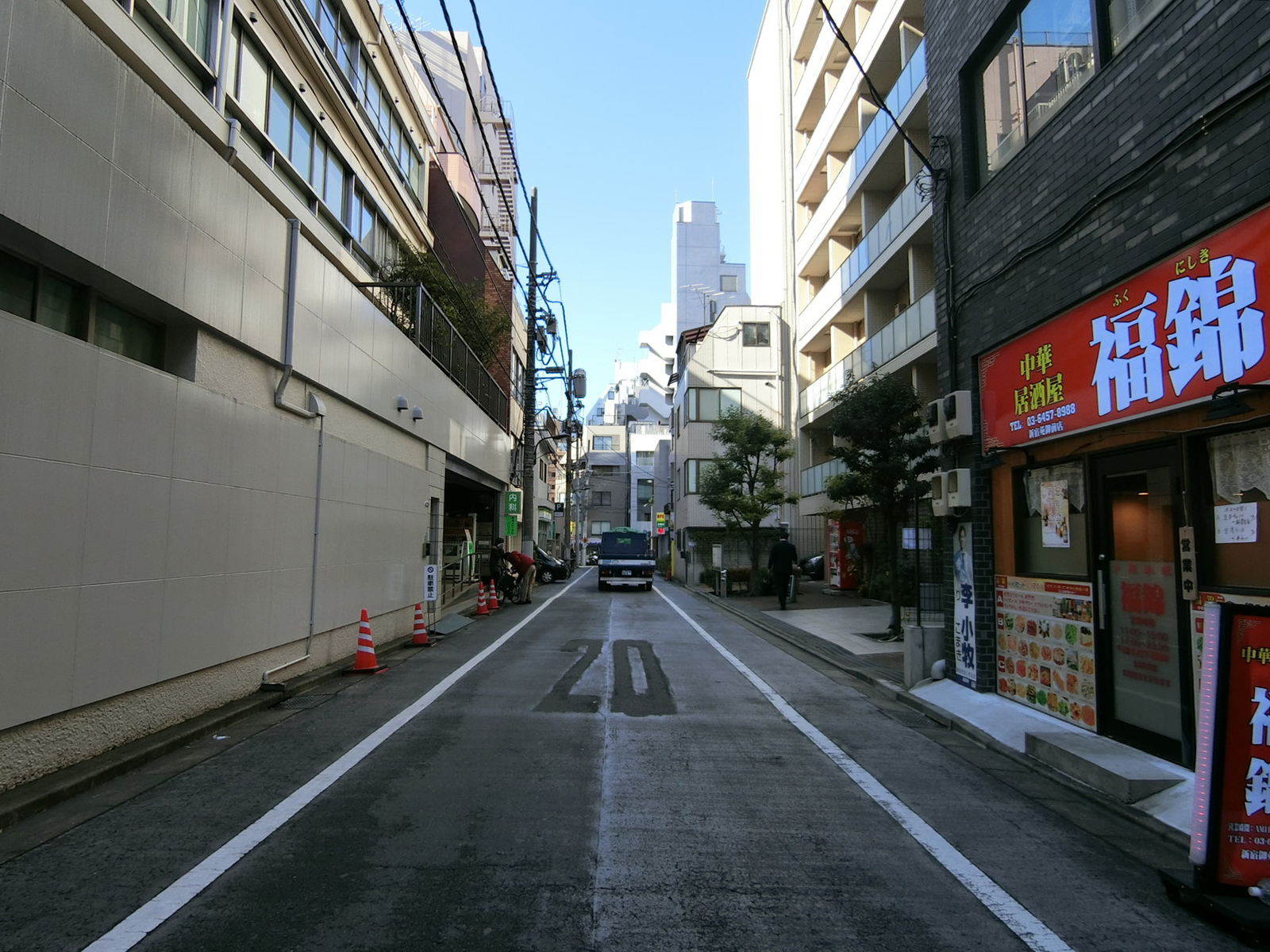 シブヤビル前面の通り