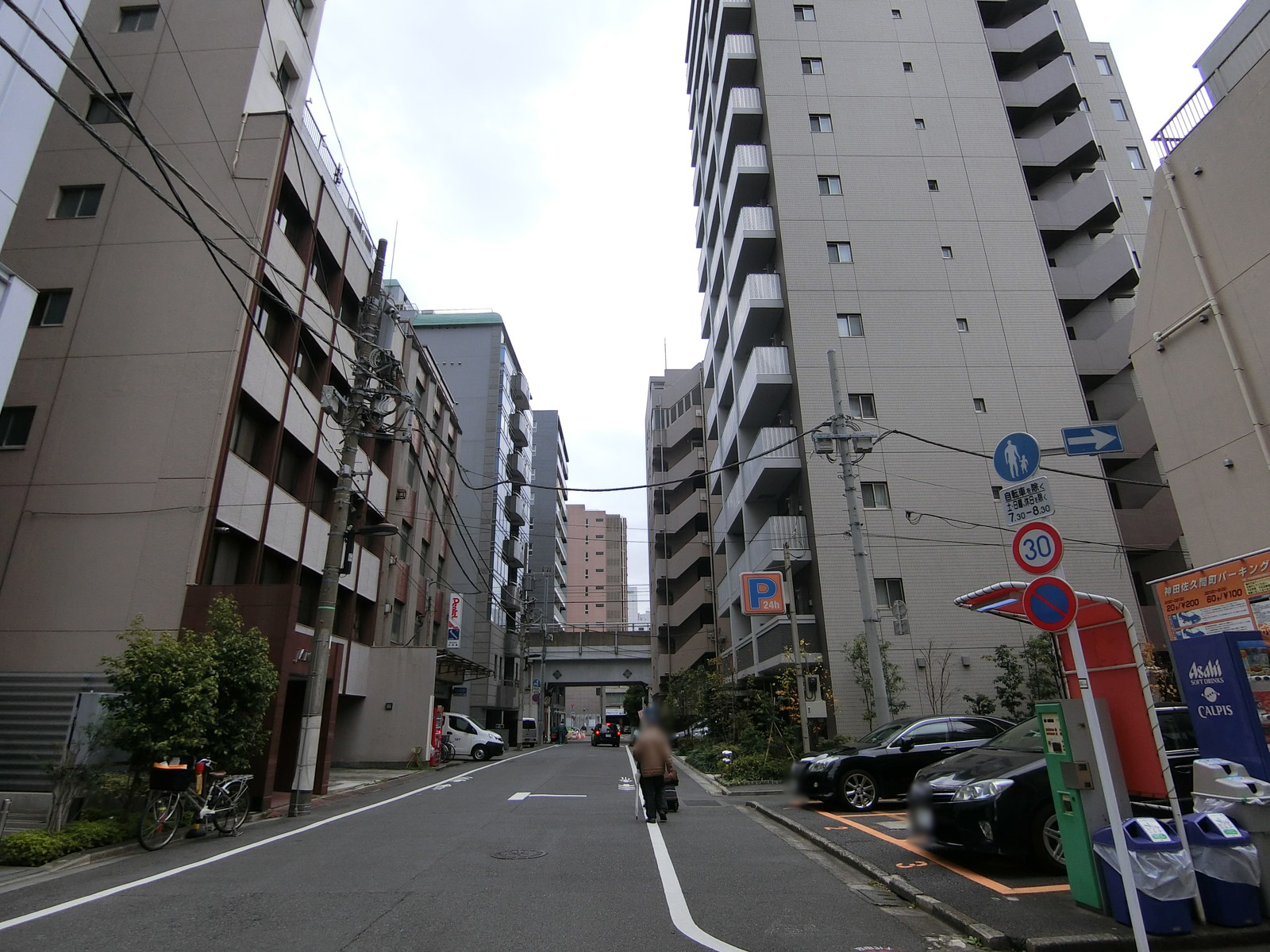 小林ビル前面の通り