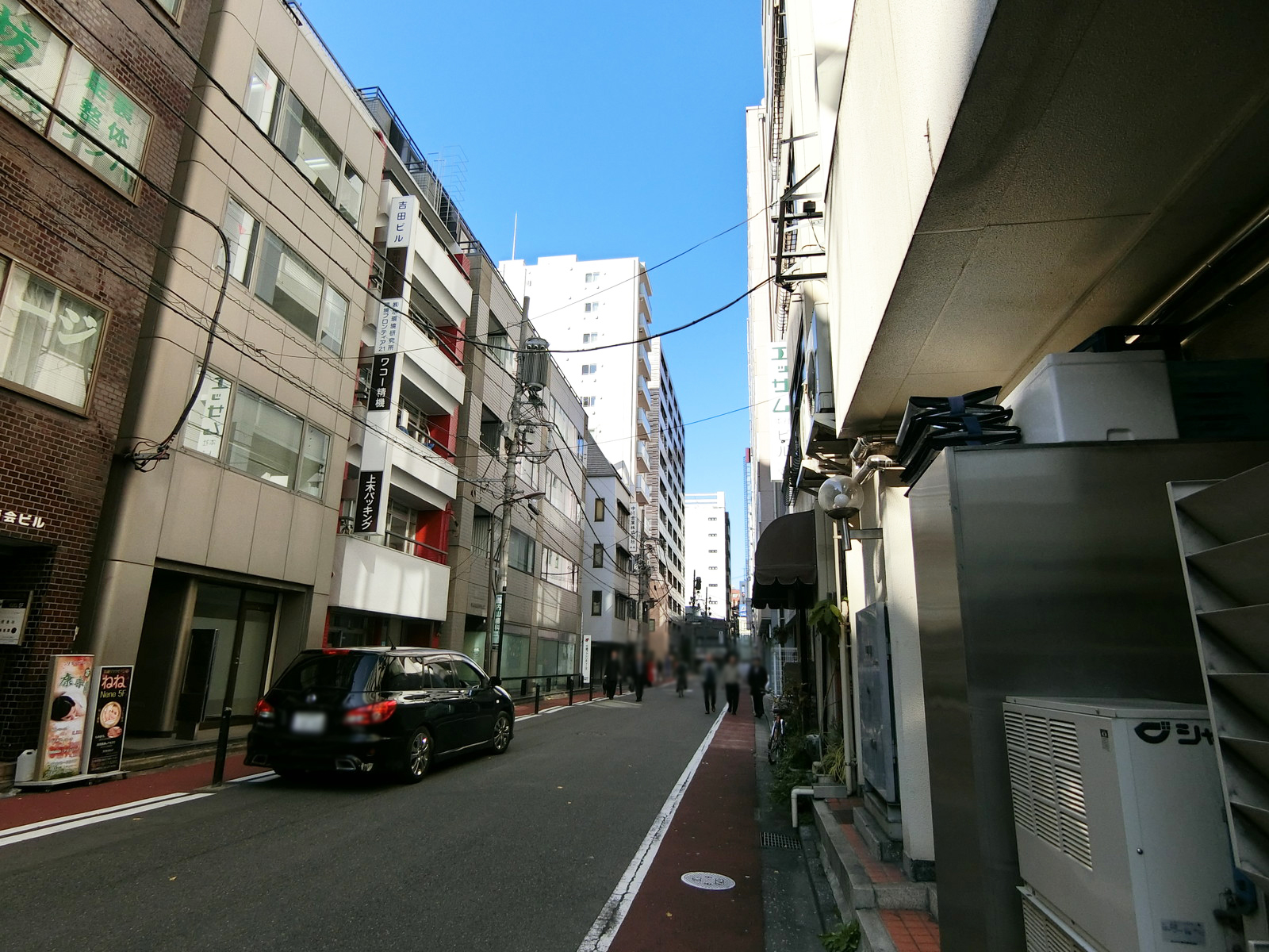 下島商会ビル前面の通り