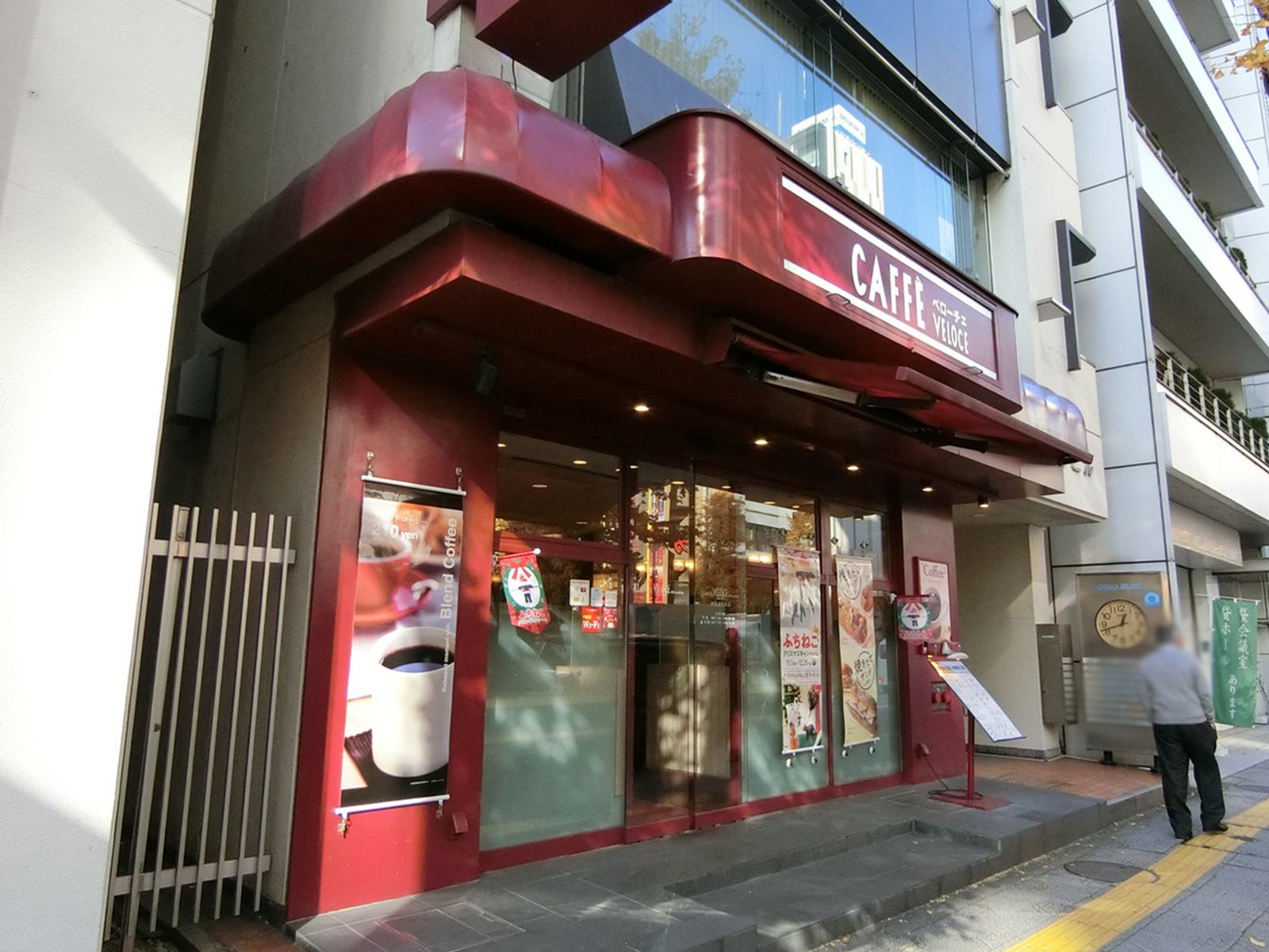 徒歩2分のカフェ・ベローチェ