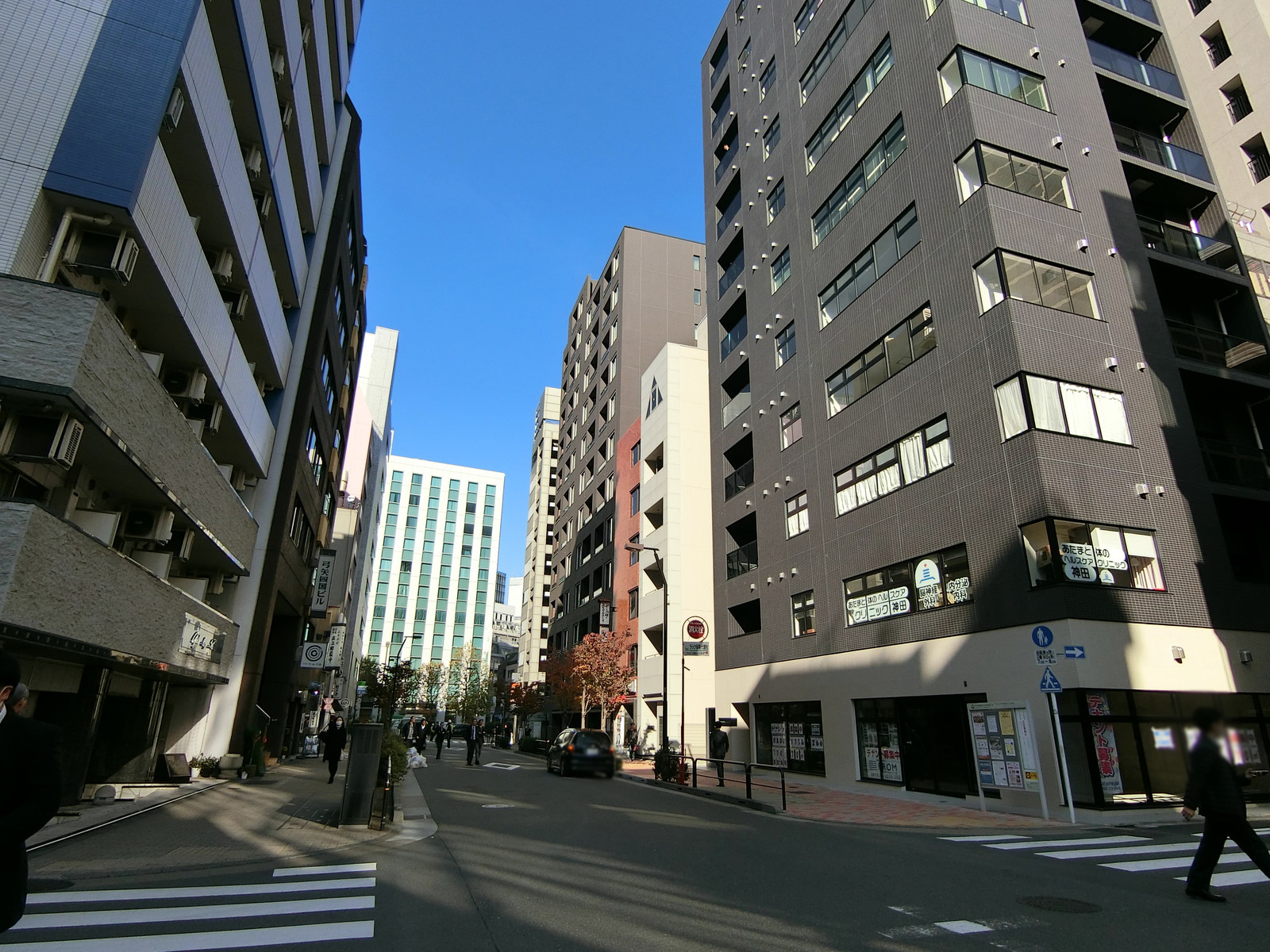 エスペランサ神田須田町前面の通り