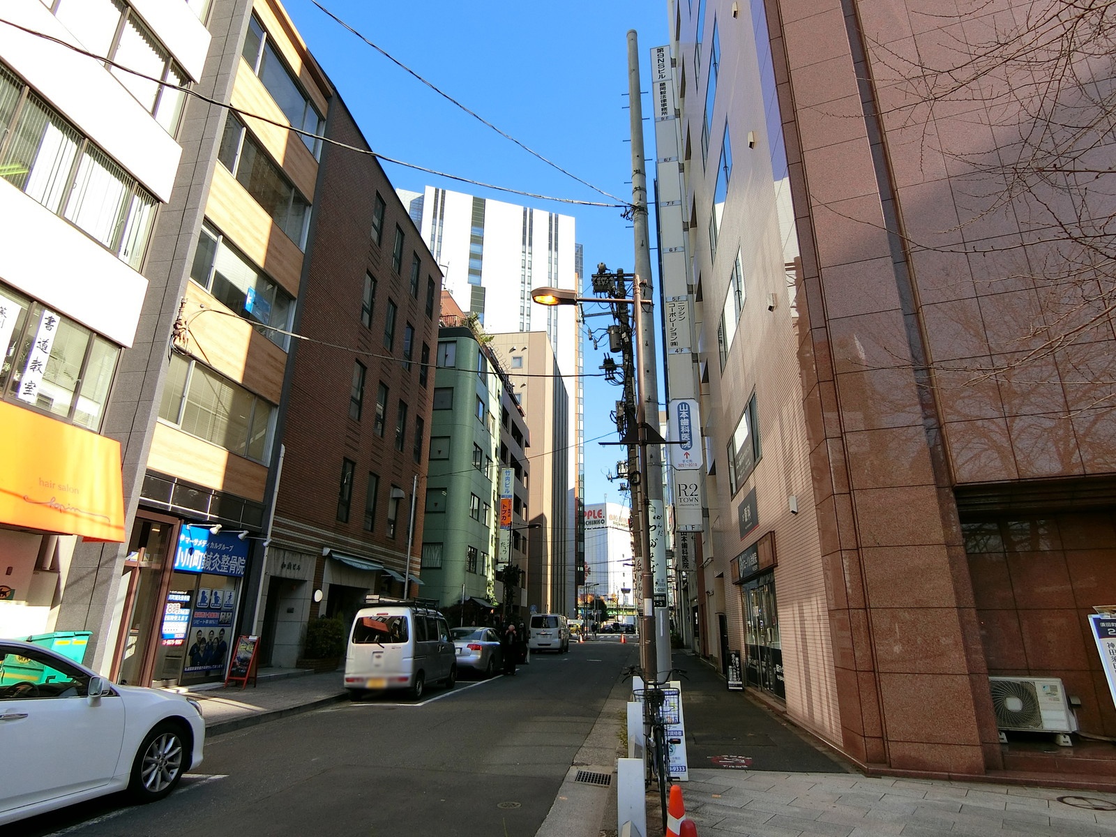 藤野ビル前面の通り