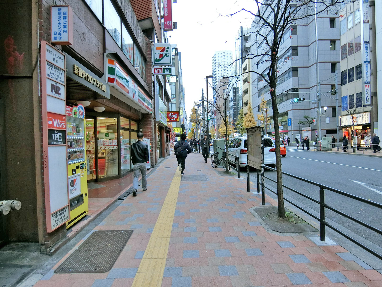 小滝橋パシフィカビル前面の通り