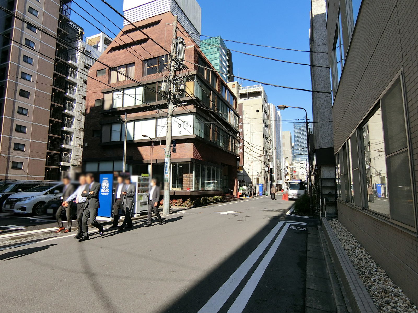 ピーシー神田ビル前面の通り