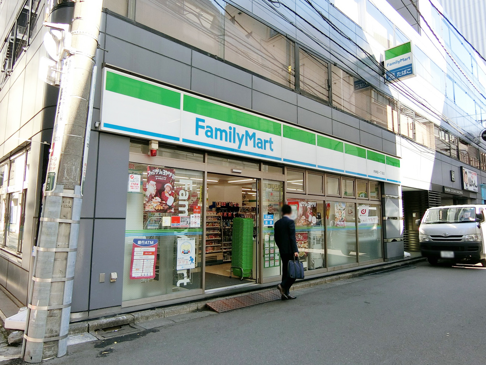徒歩1分のファミリーマート
