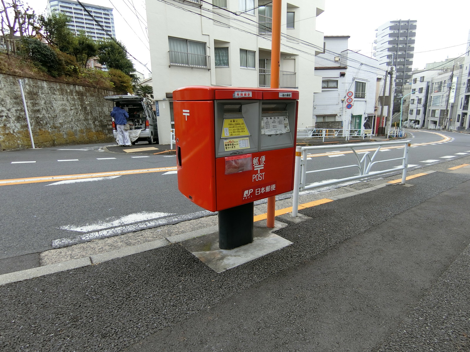 近くにあるポスト