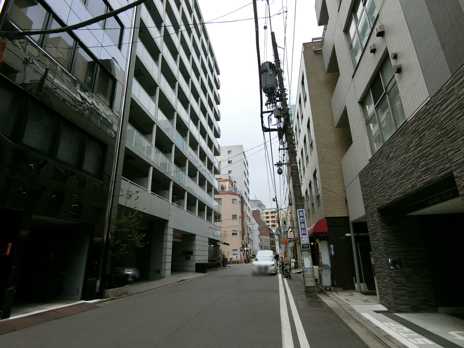 日桂ビル前面の通り