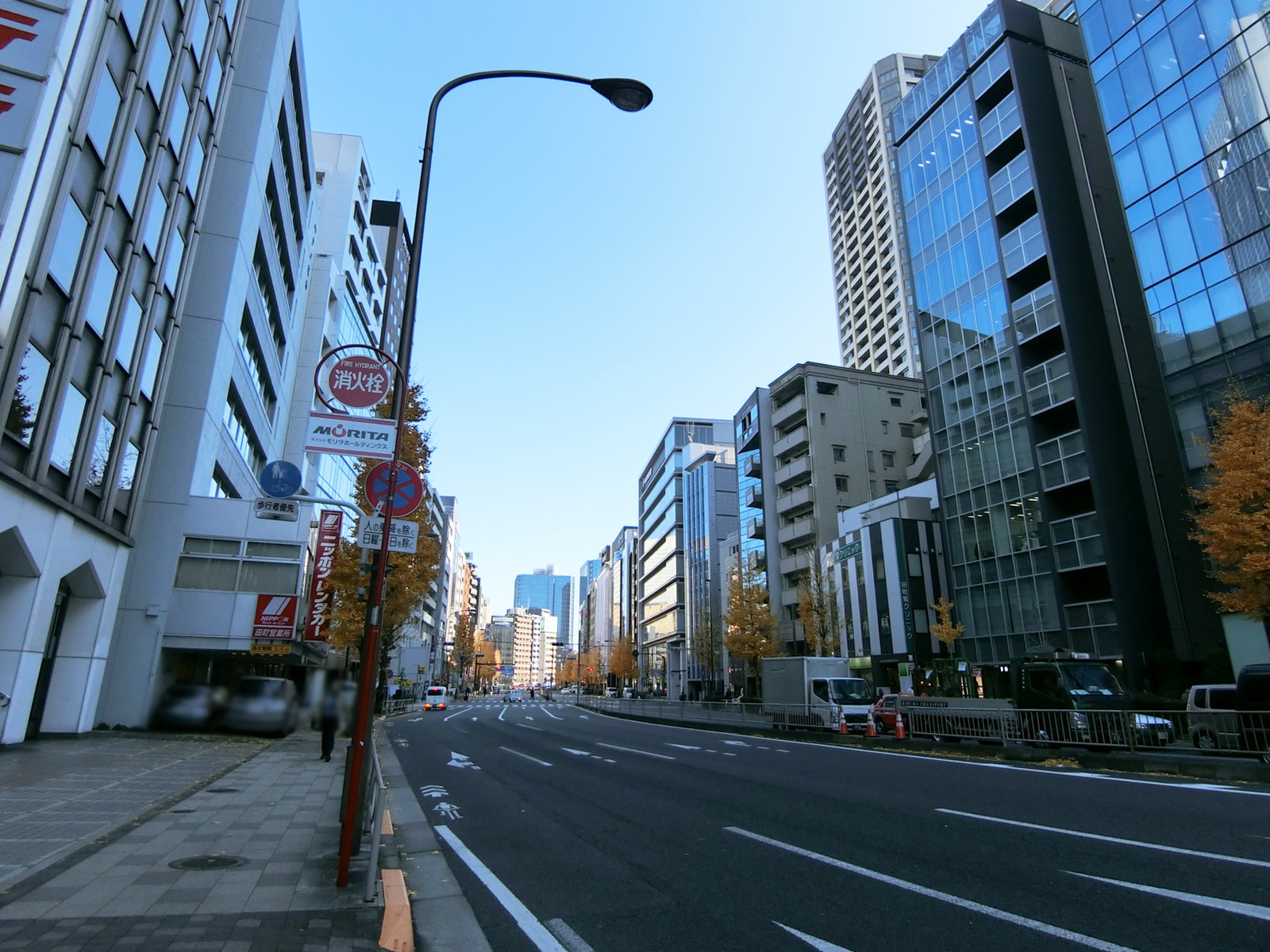 尾家ビル前面の第一京浜
