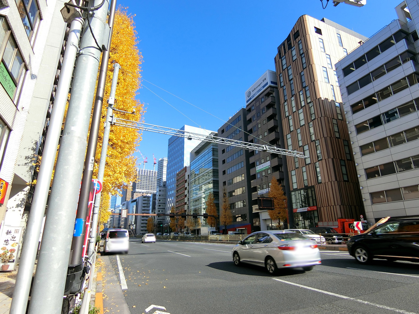 芝光和ビル前面の第一京浜