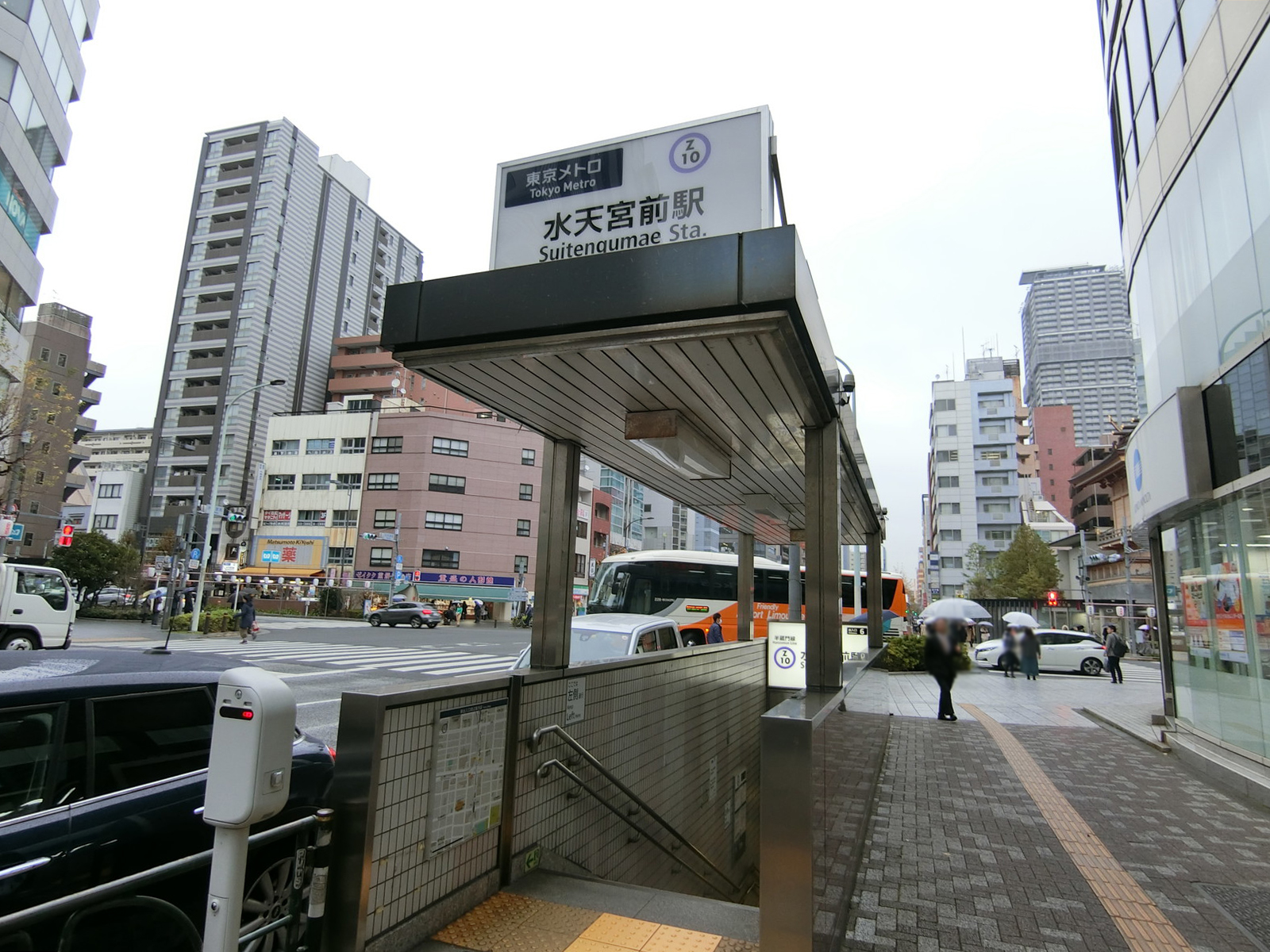 最寄りの「水天宮前駅」