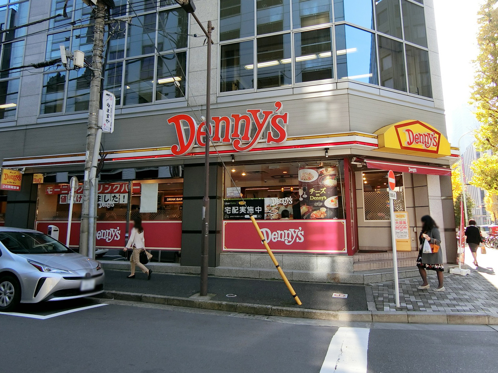 徒歩2分のデニーズ神田小川町店