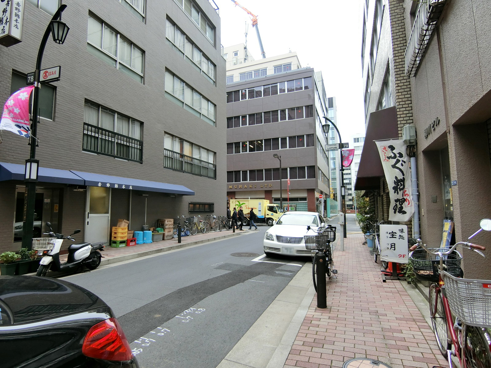 小村ビル前面の通り