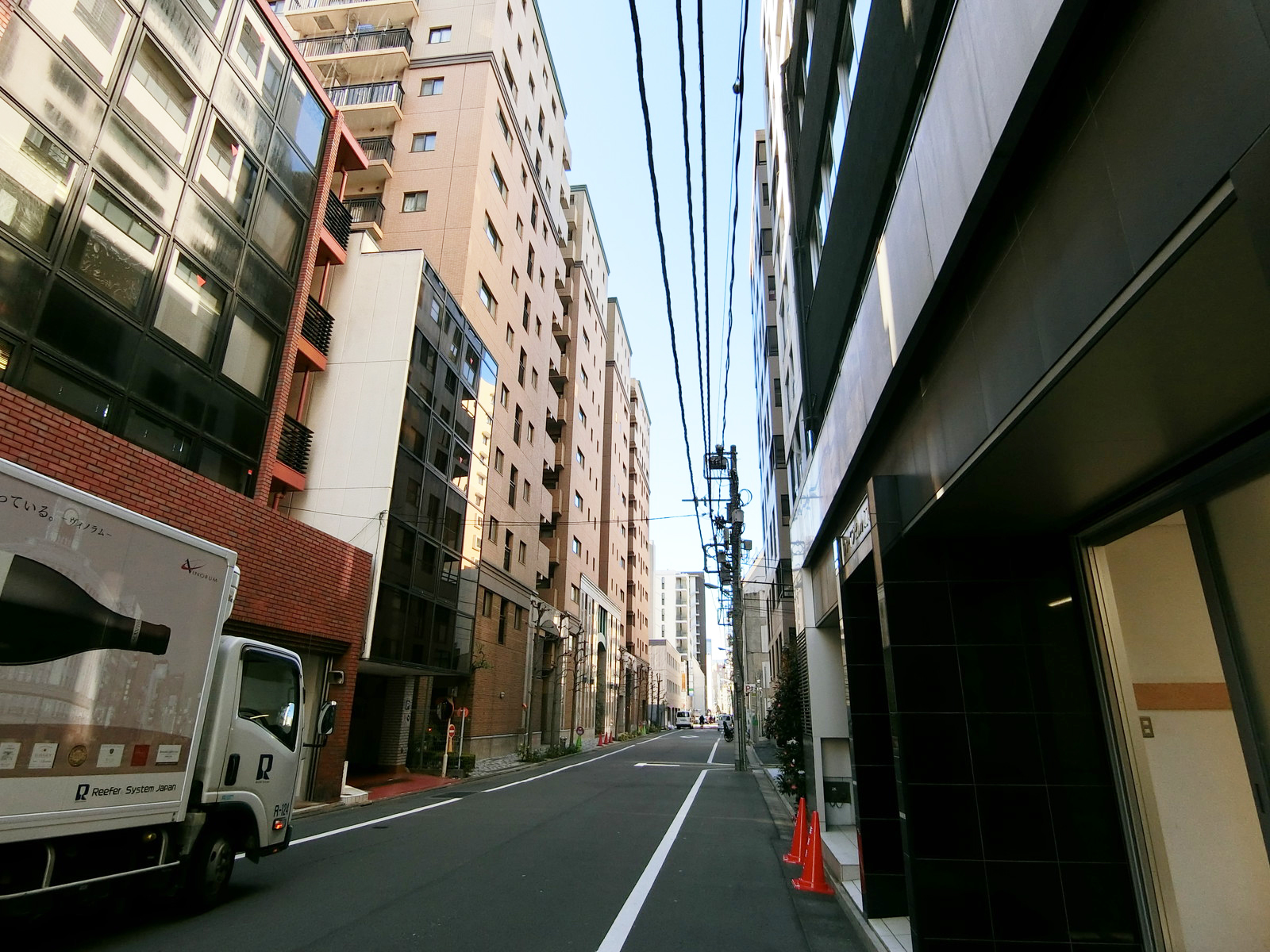 サニービル前面の通り