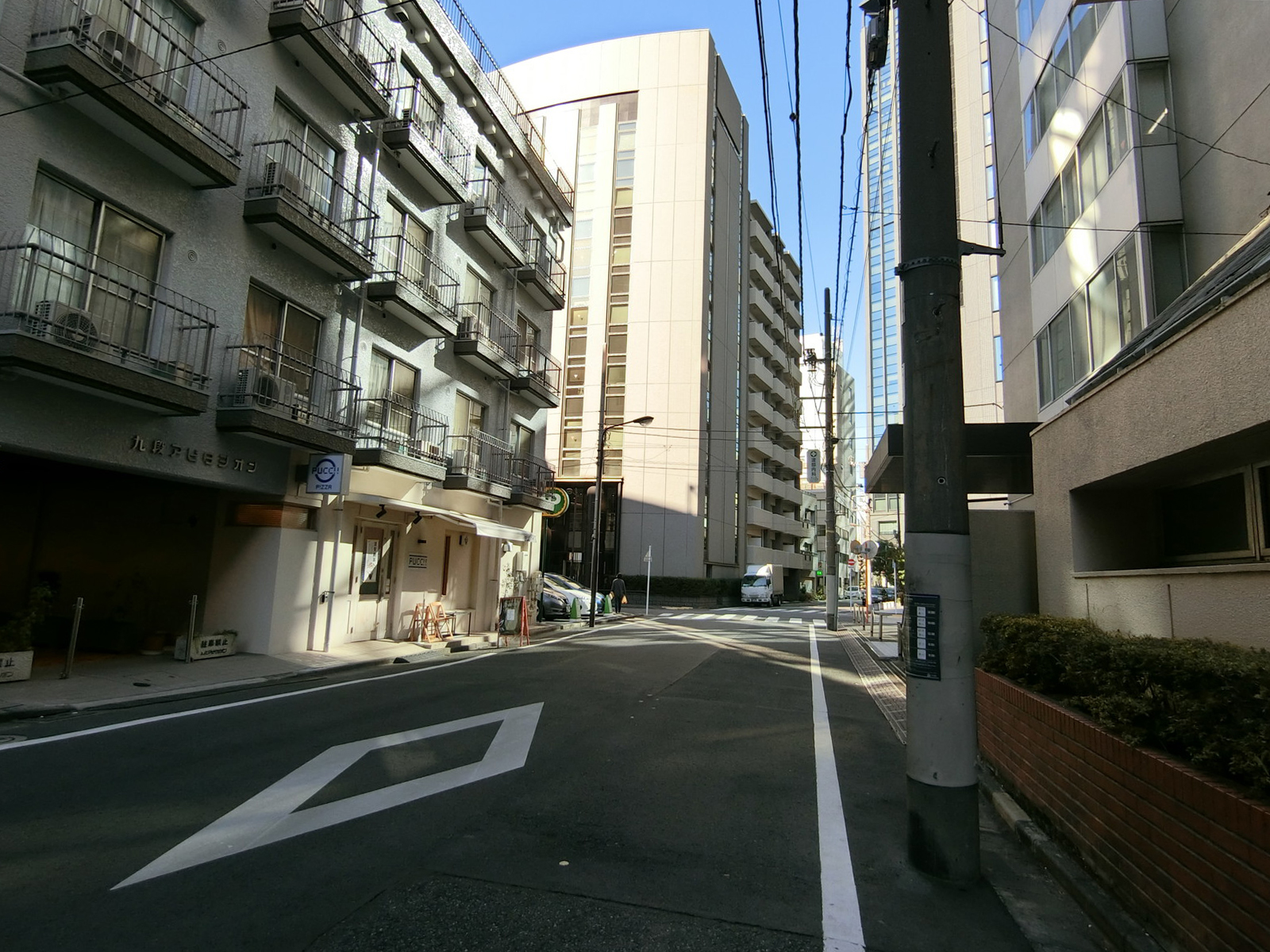 九段アビタシオン前面の通り