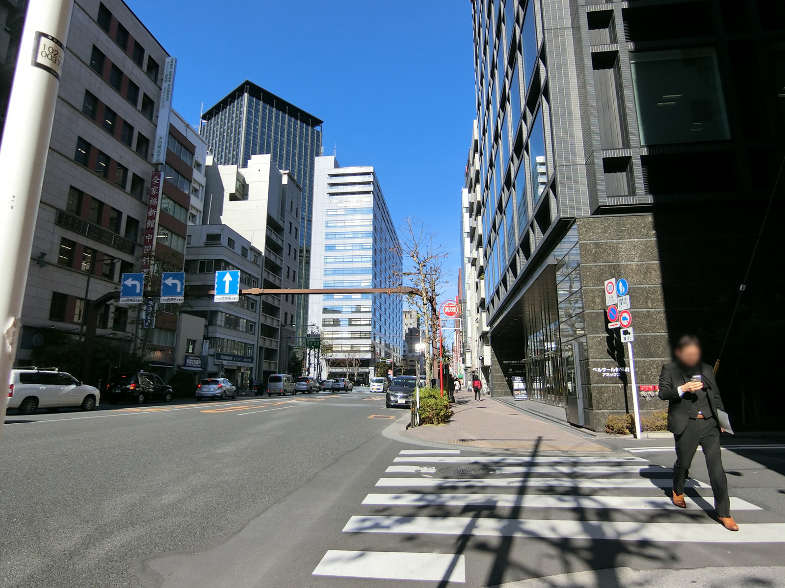 千代田ノース前面の専大通り