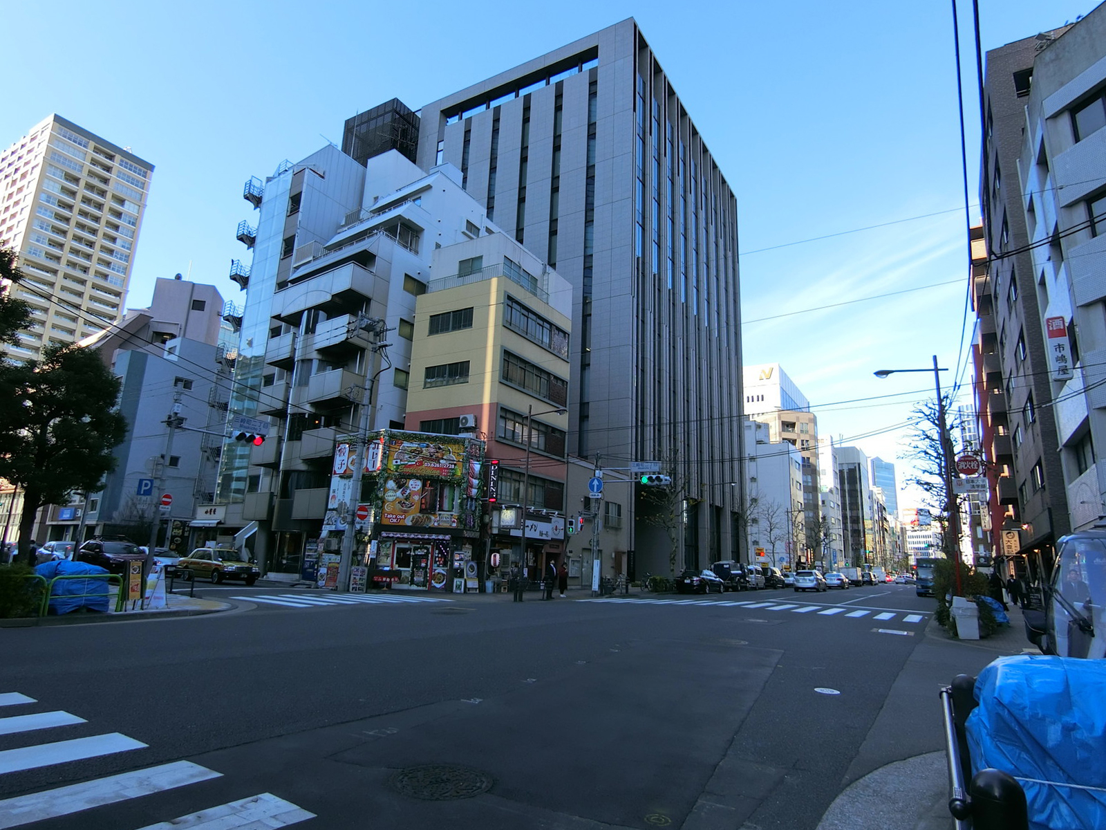 専大前交差点の近く