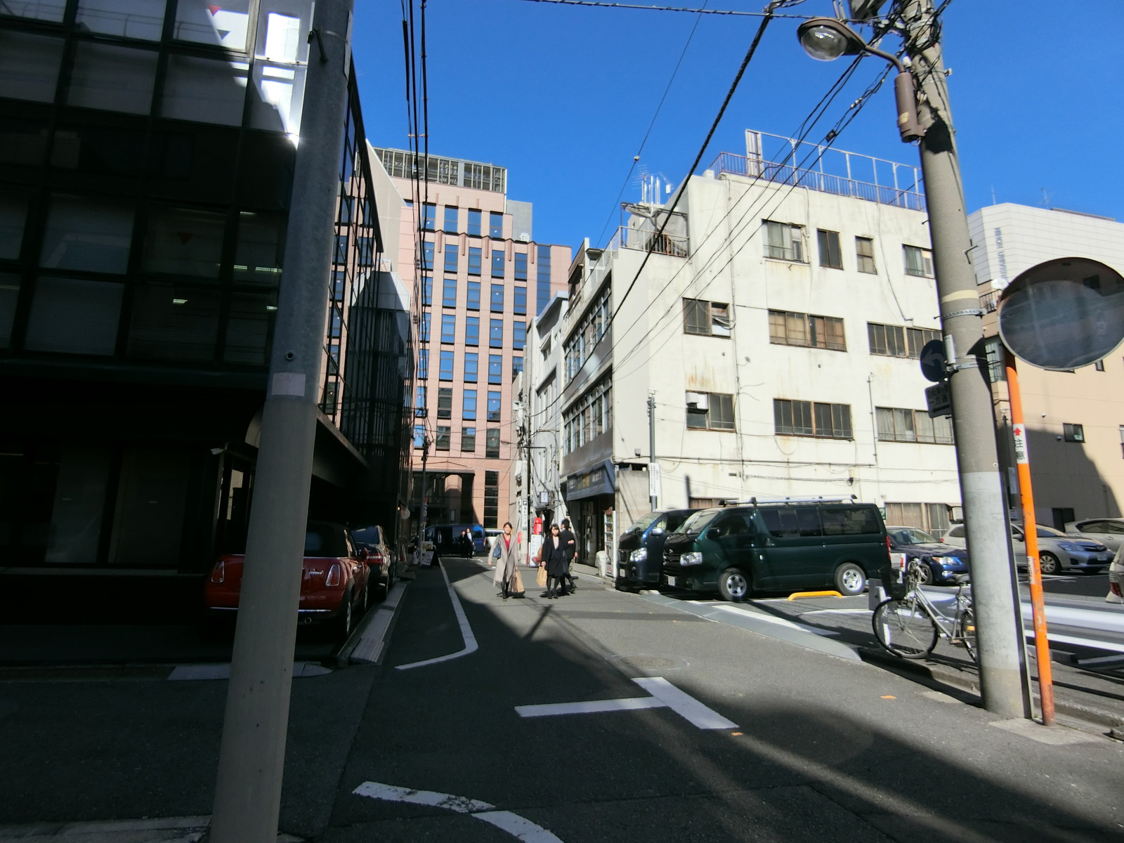 田中ビル前面の通り