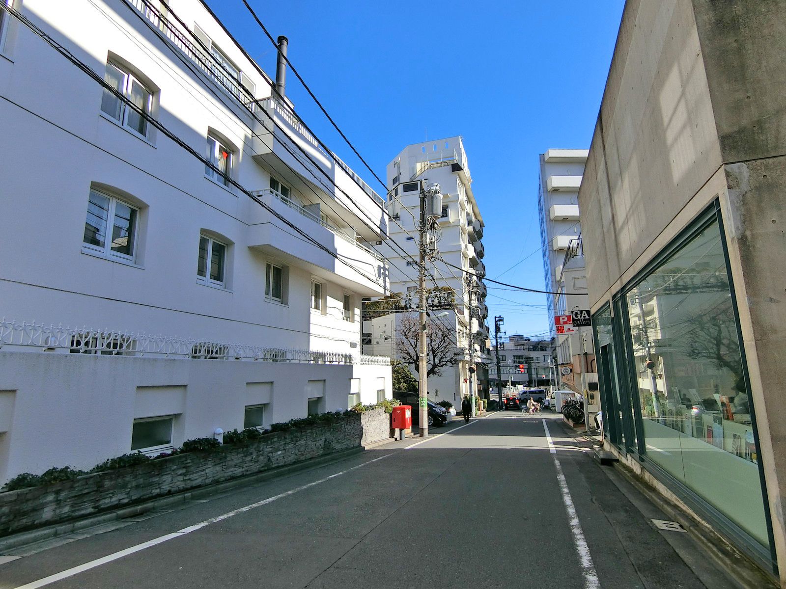 周辺は閑静なエリア