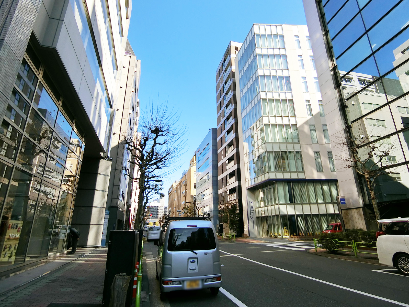 東日本橋佐藤ビル前面の御幸通り