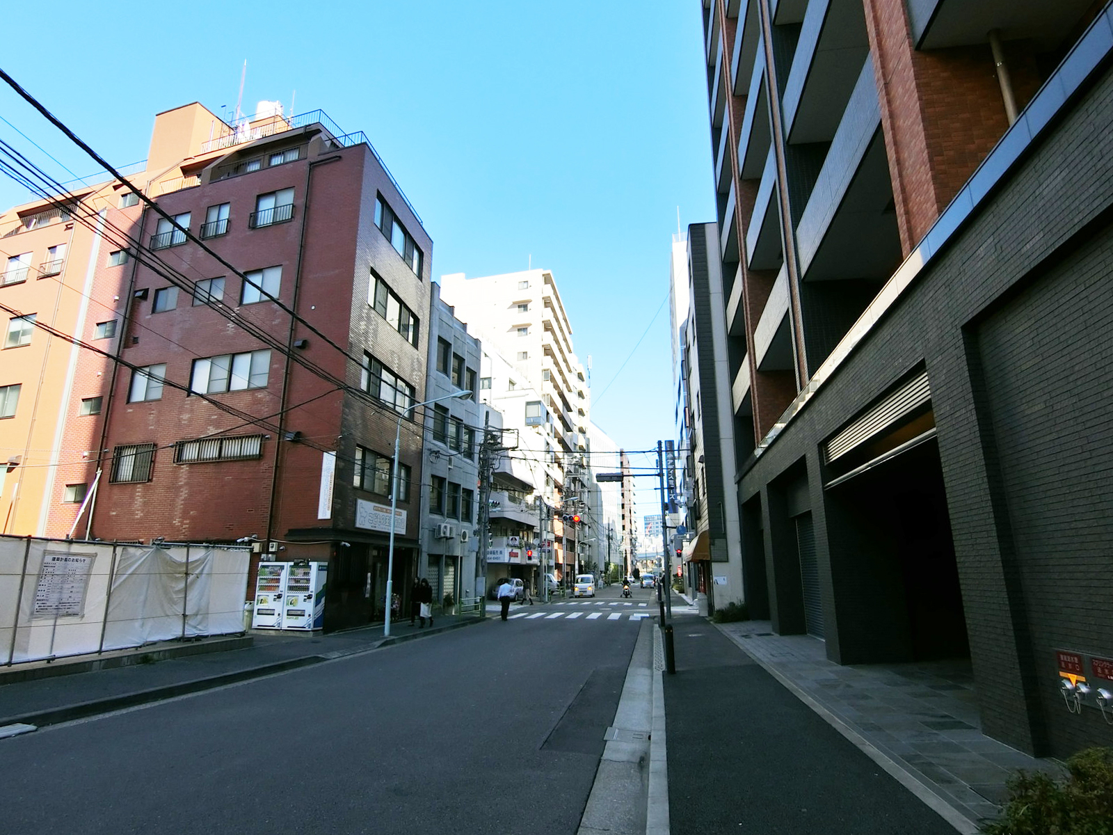 馬渕ビル前面の通り