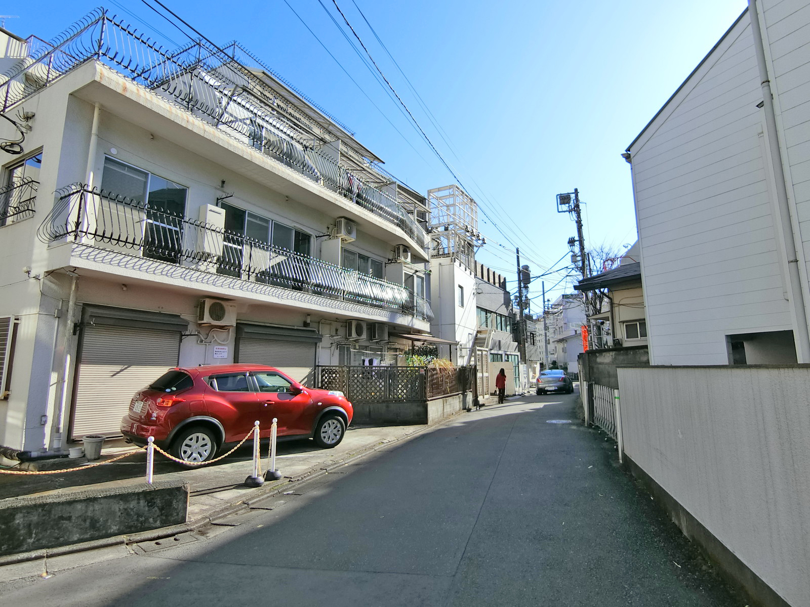 周辺は落ち着いた雰囲気のエリア