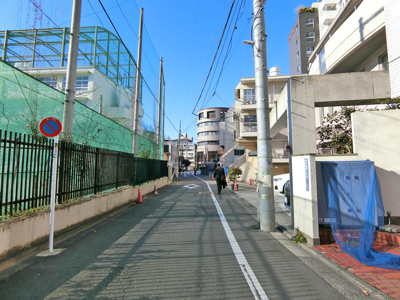 林ビル前面の通り