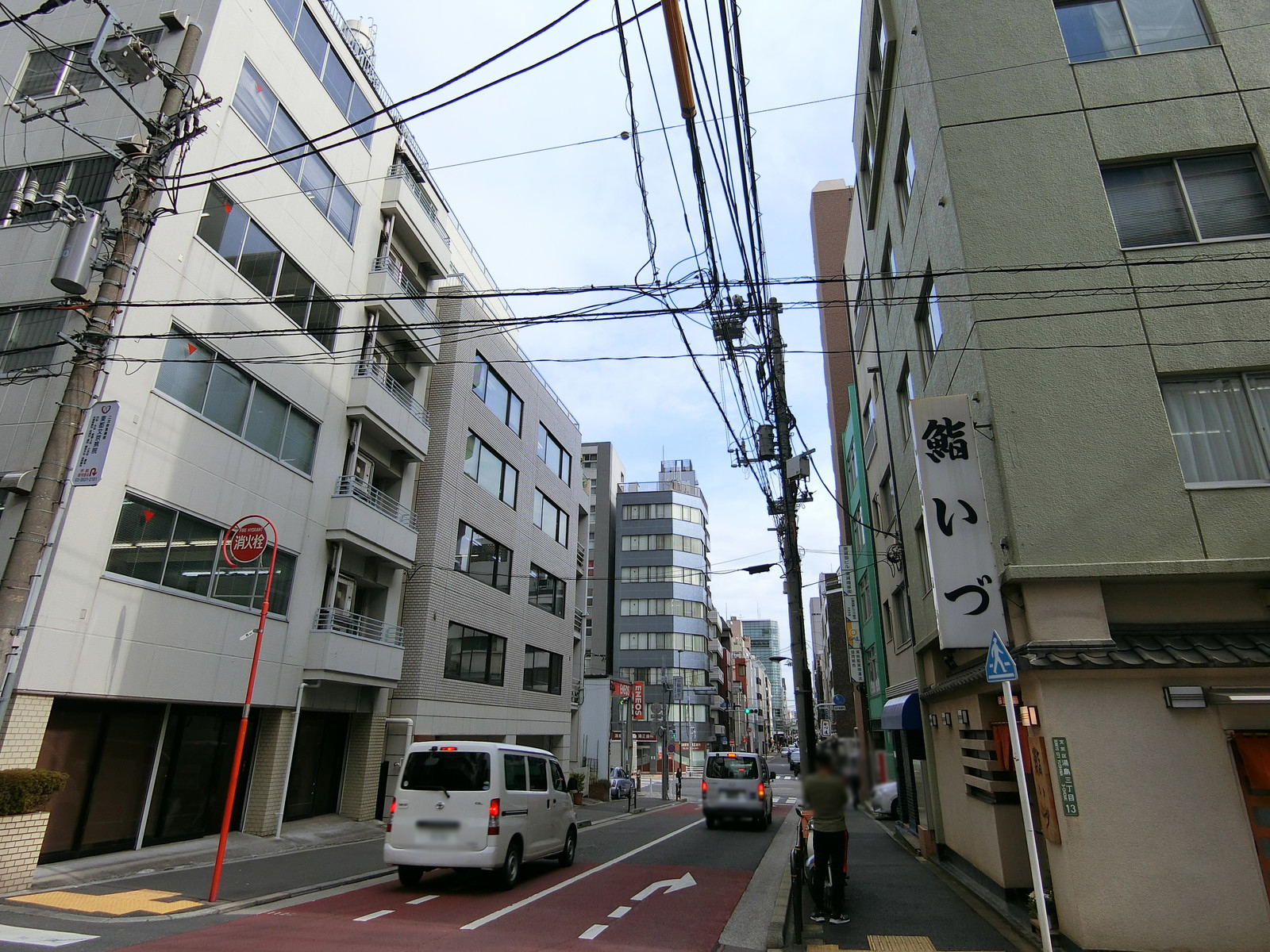 キヨモトビル前面の通り