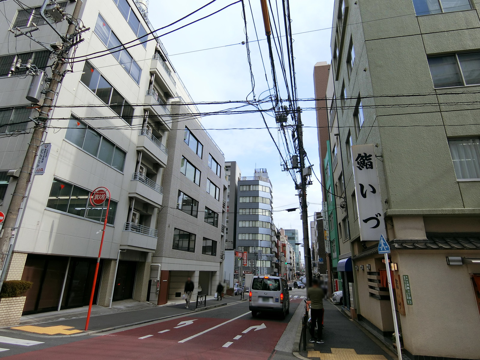 雨宮ビル前面の通り