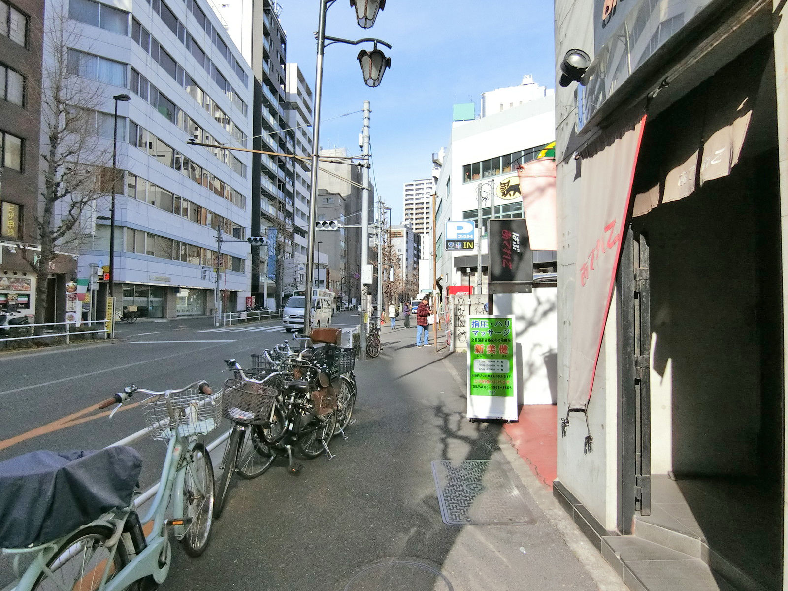 大久保ユニオンビル前面の通り