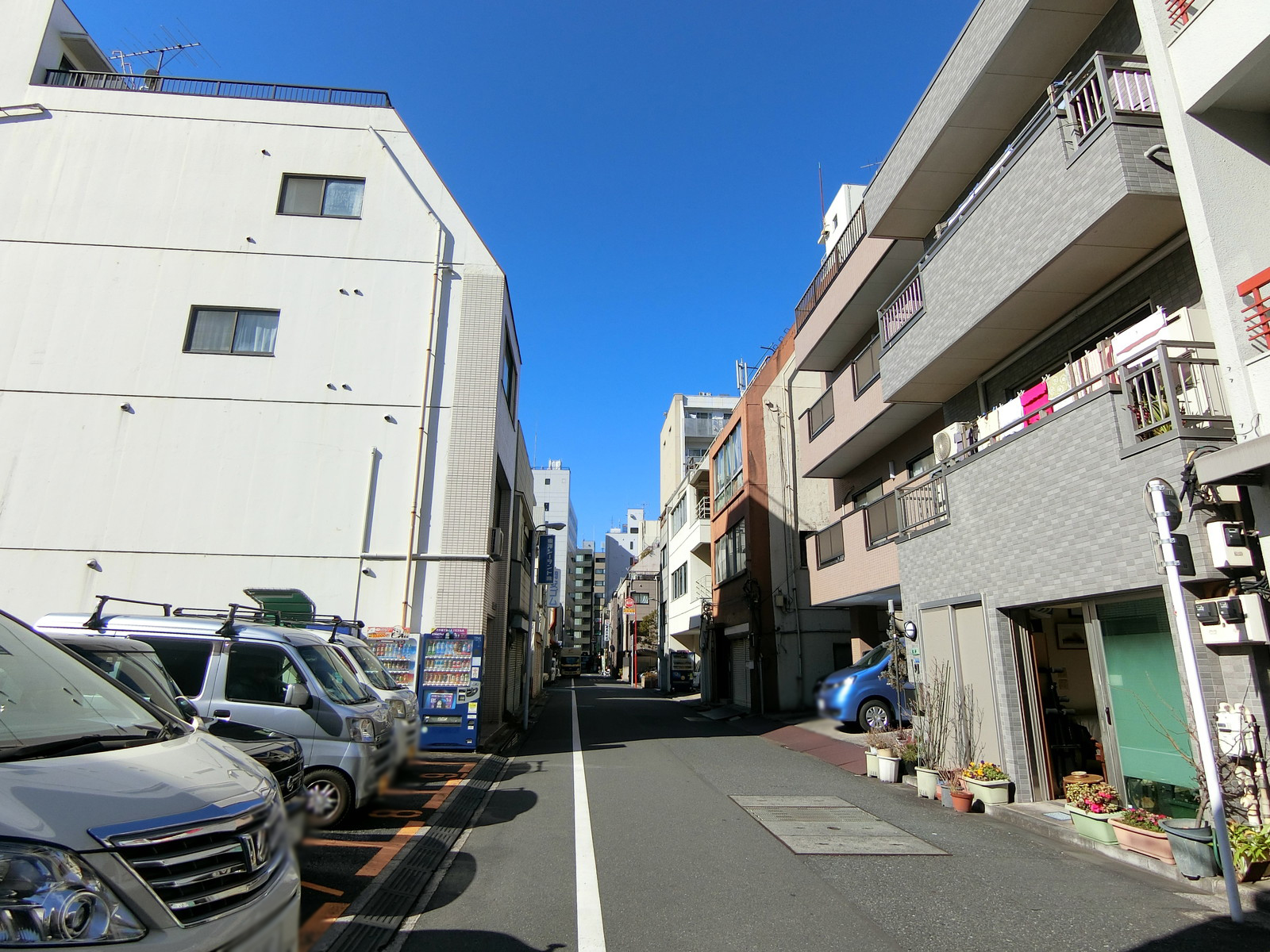 大手山ビル前面の通り
