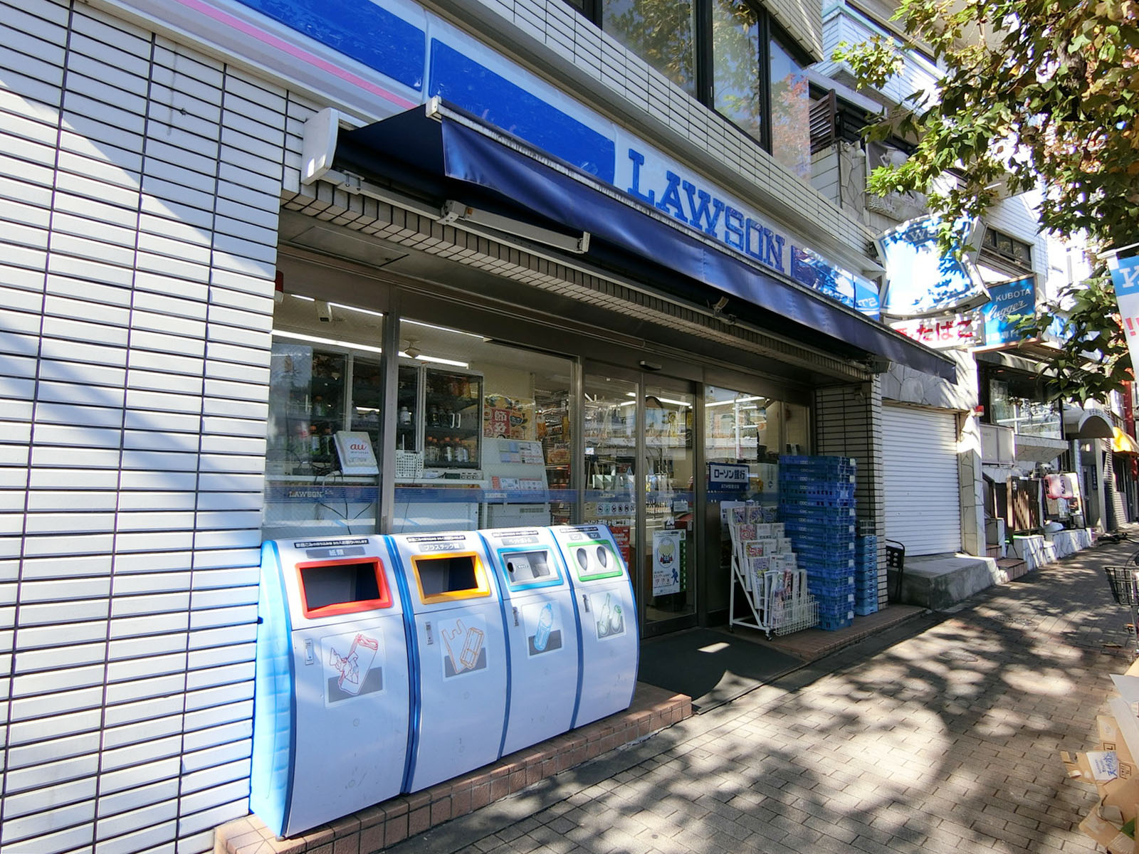 徒歩2分のローソン 千駄ヶ谷二丁目店