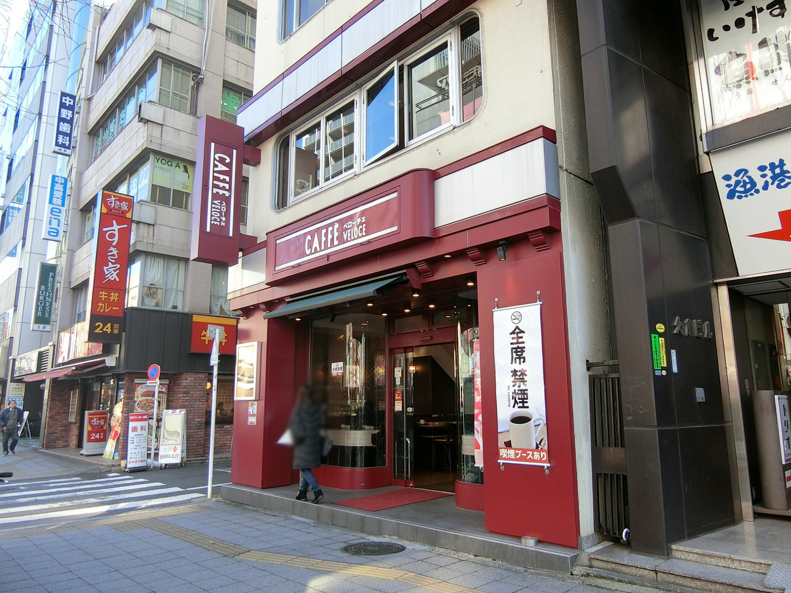 付近のカフェ・ベローチェ