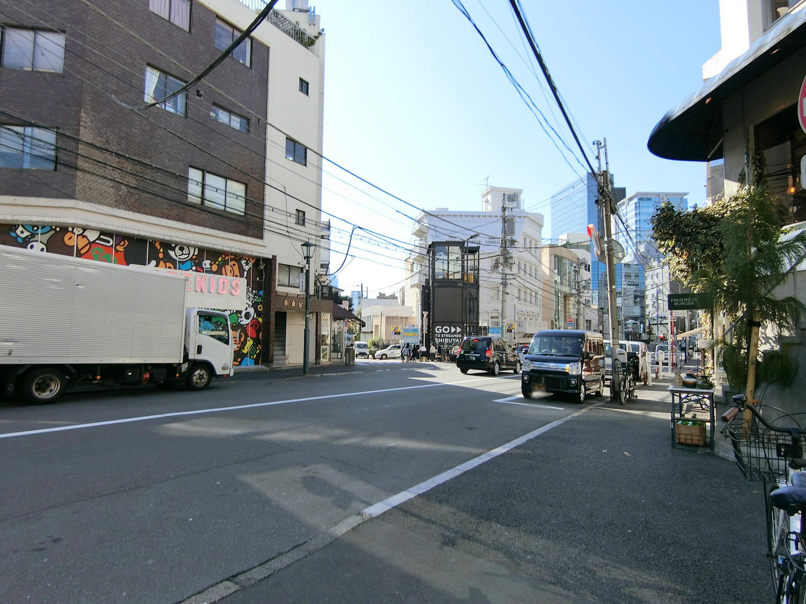 大網ビル前面の通り