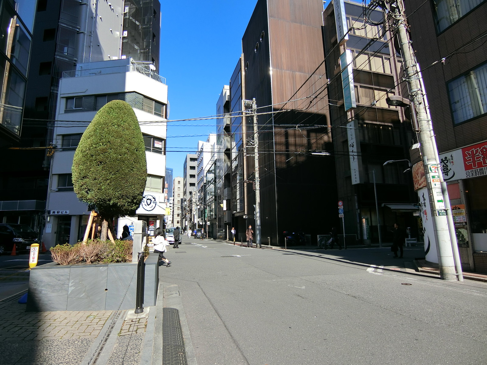 井門内神田3丁目ビル前面の通り