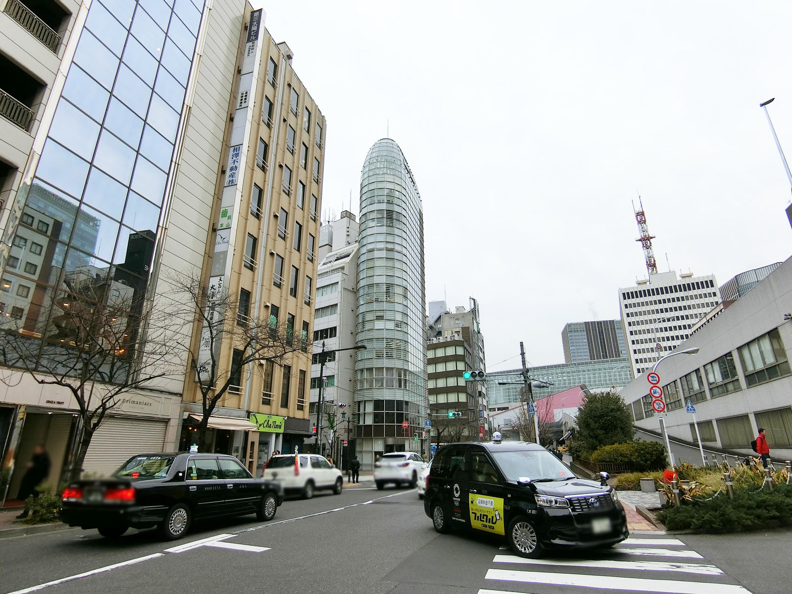 付近の銀座桜通り