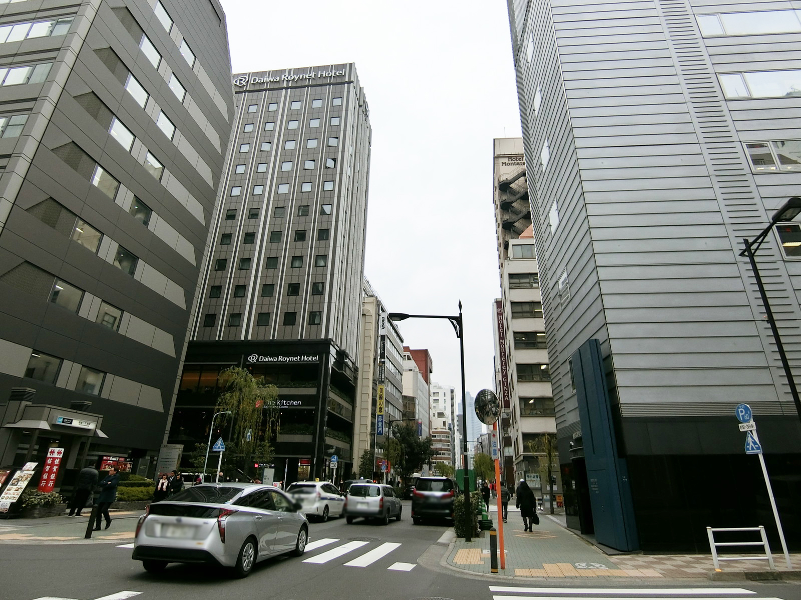 西山興業東銀座ビル前面の通り