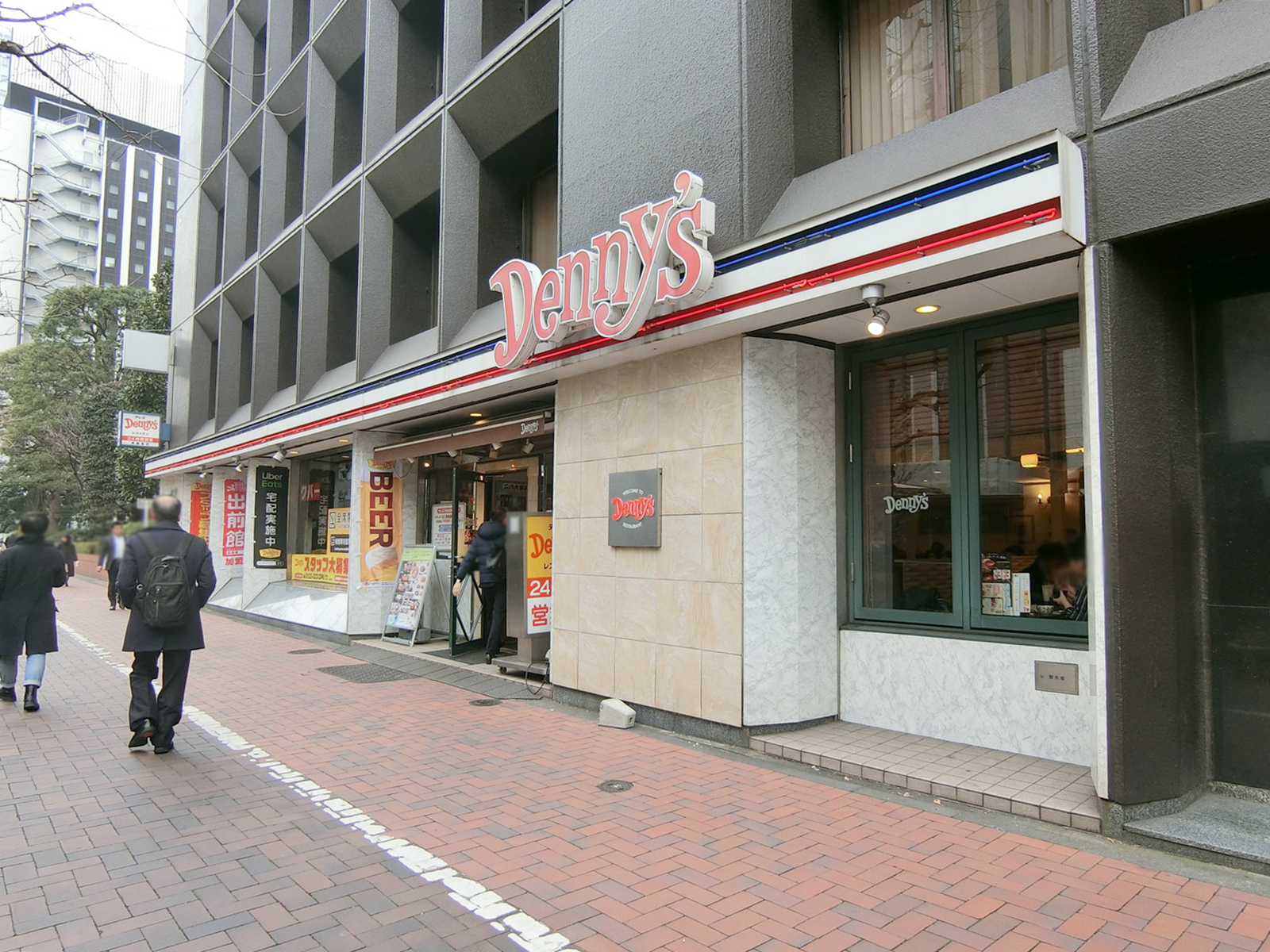 至近のデニーズ東銀座店