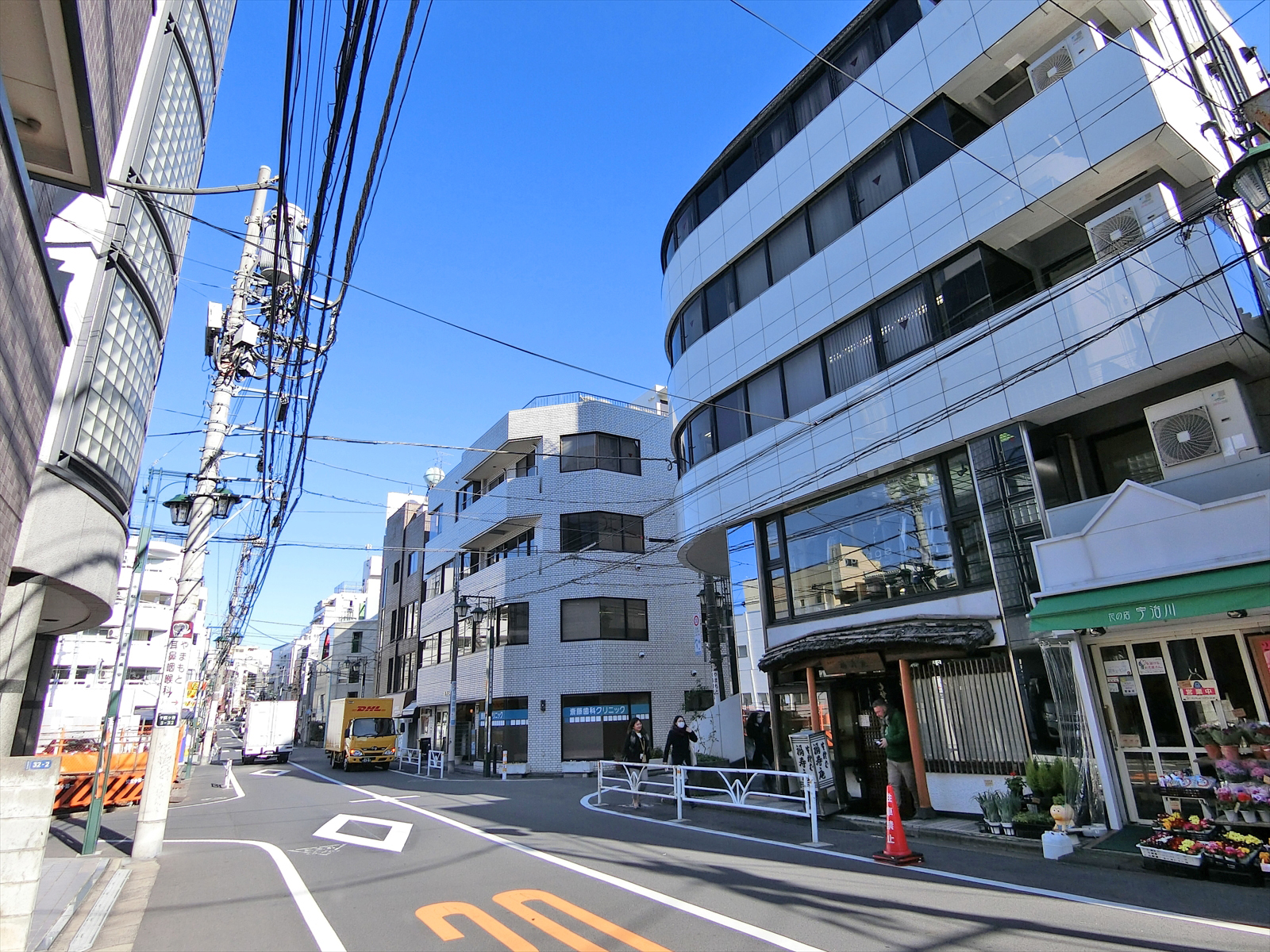 周辺は閑静なエリア