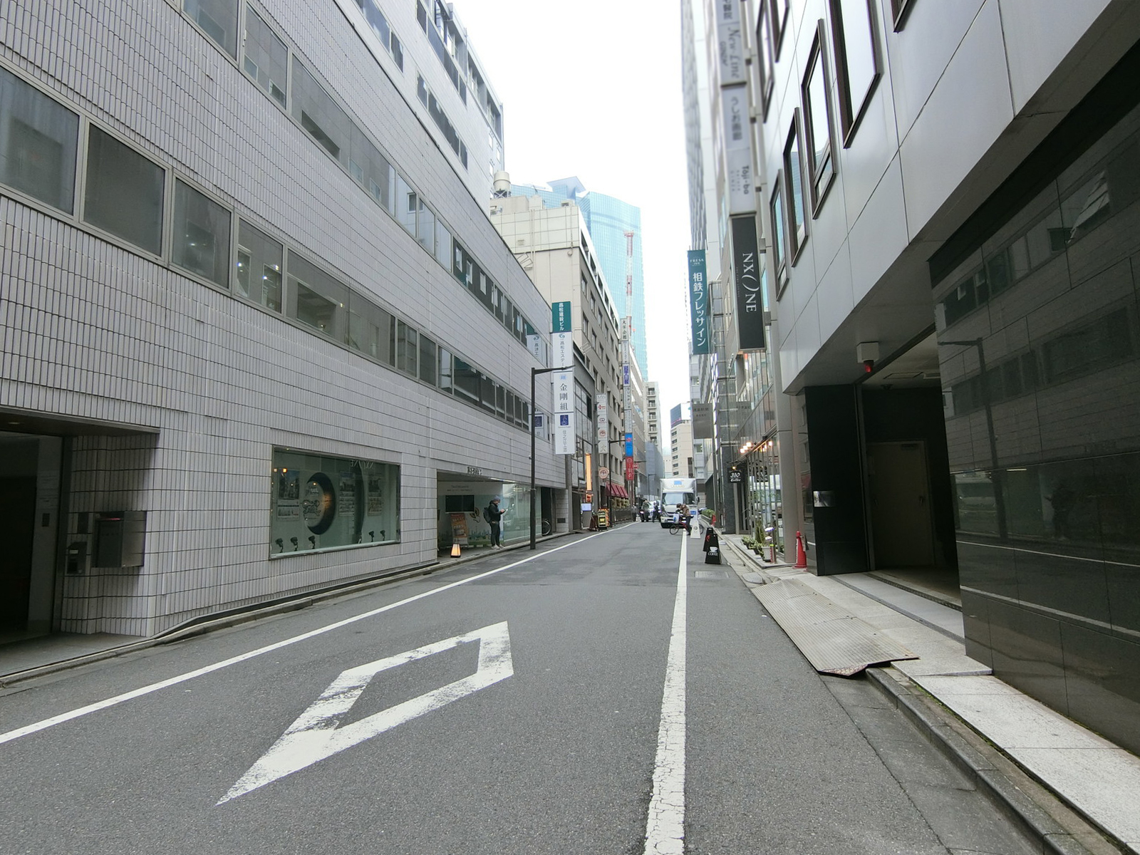 東京ジェイテクトビル前面の通り