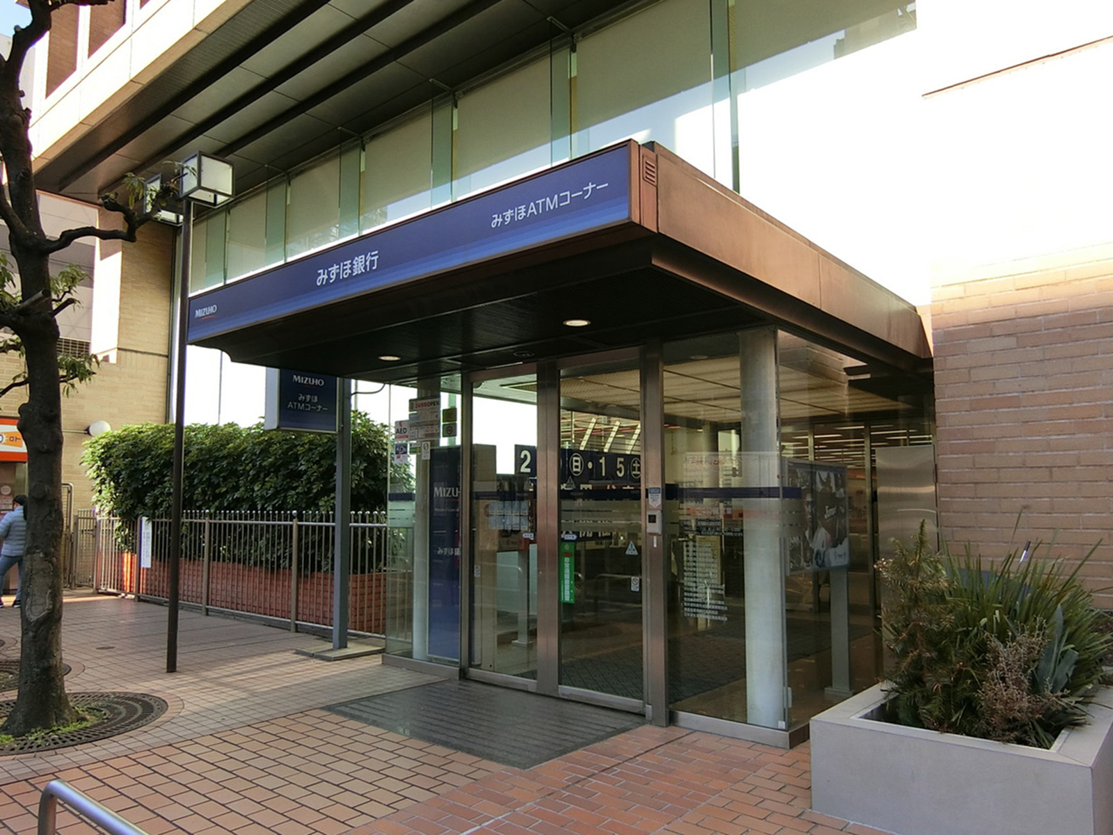 徒歩4分のみずほ銀行 六本木支店