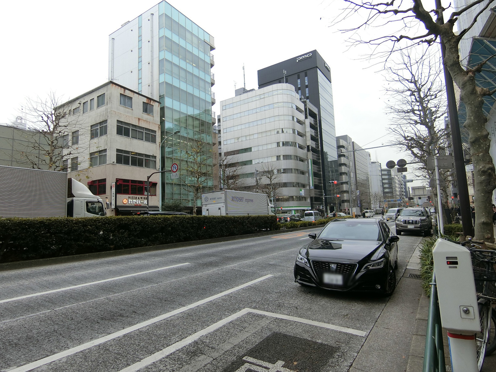 日進ビル前面の新大橋通り