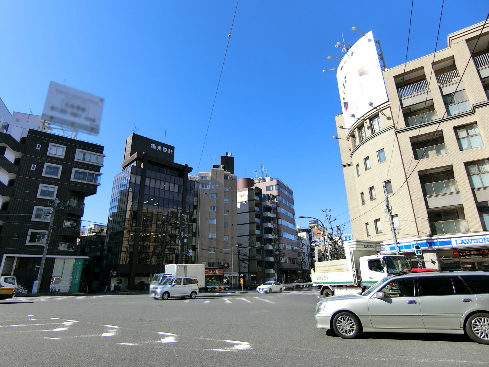 WAVE西麻布前面の通り