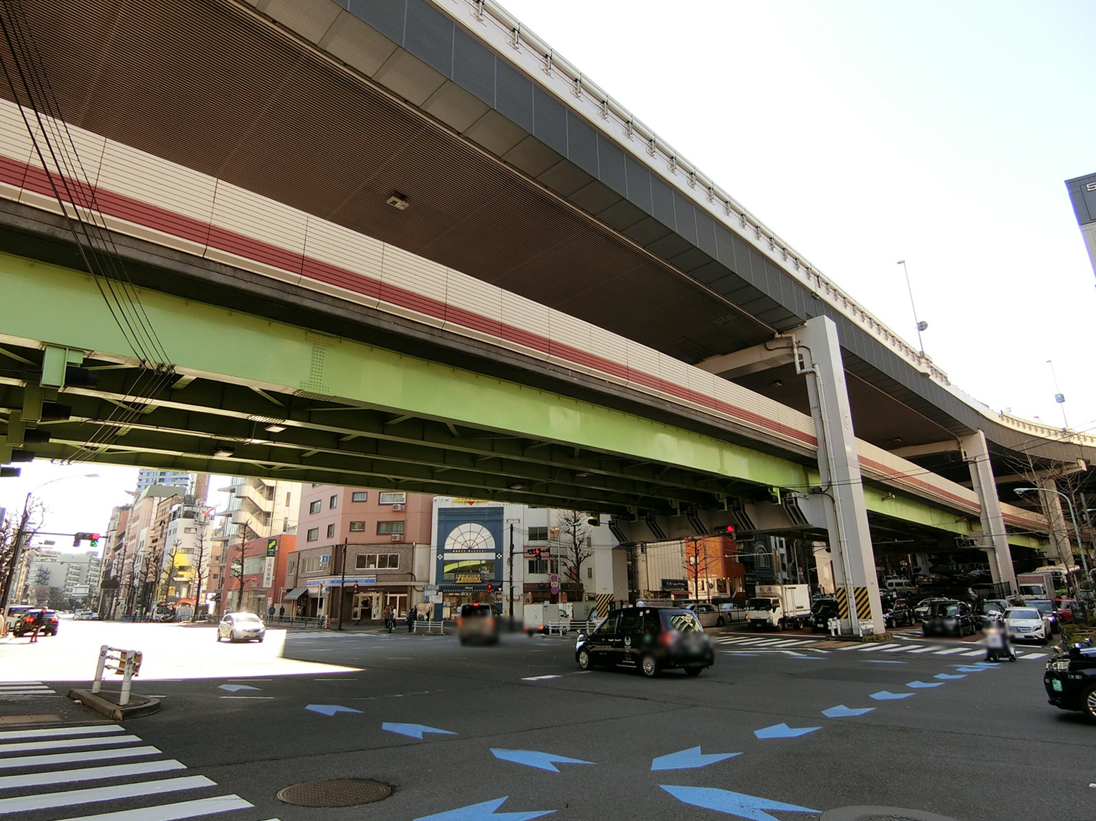 付近の西麻布交差点