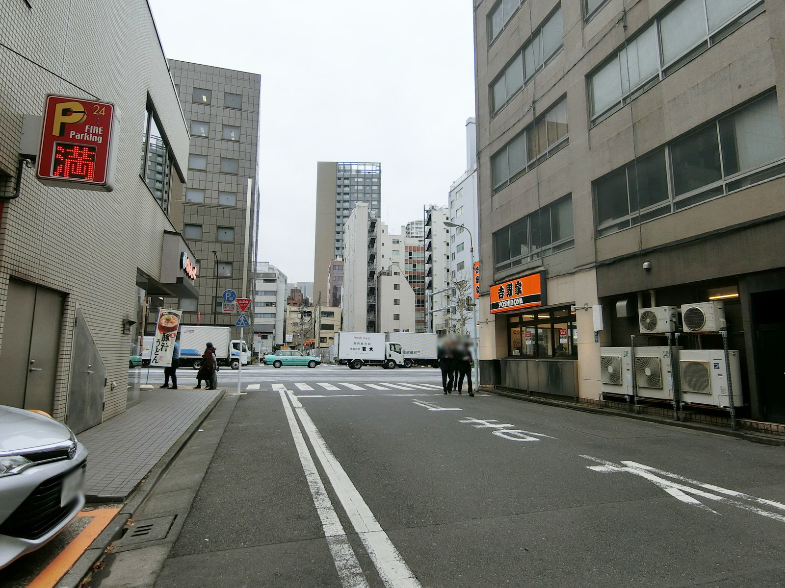 林ビル前面の通り