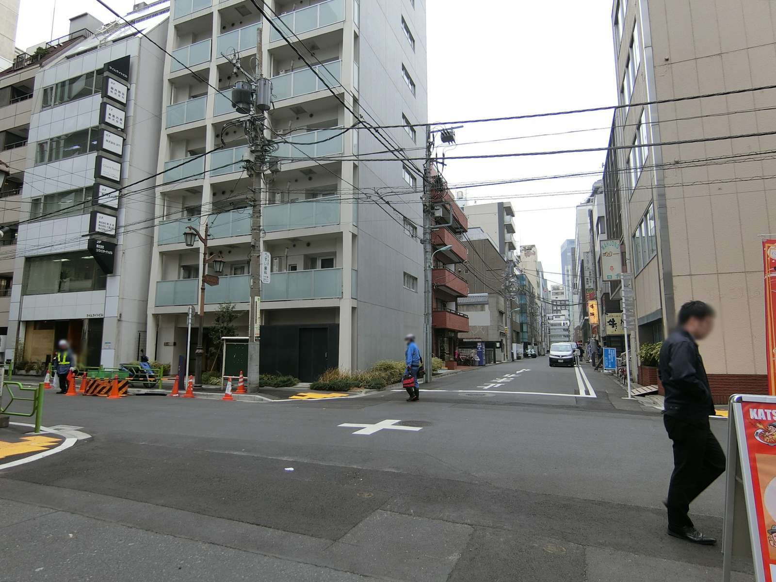 リベラ茅場町前面の通り