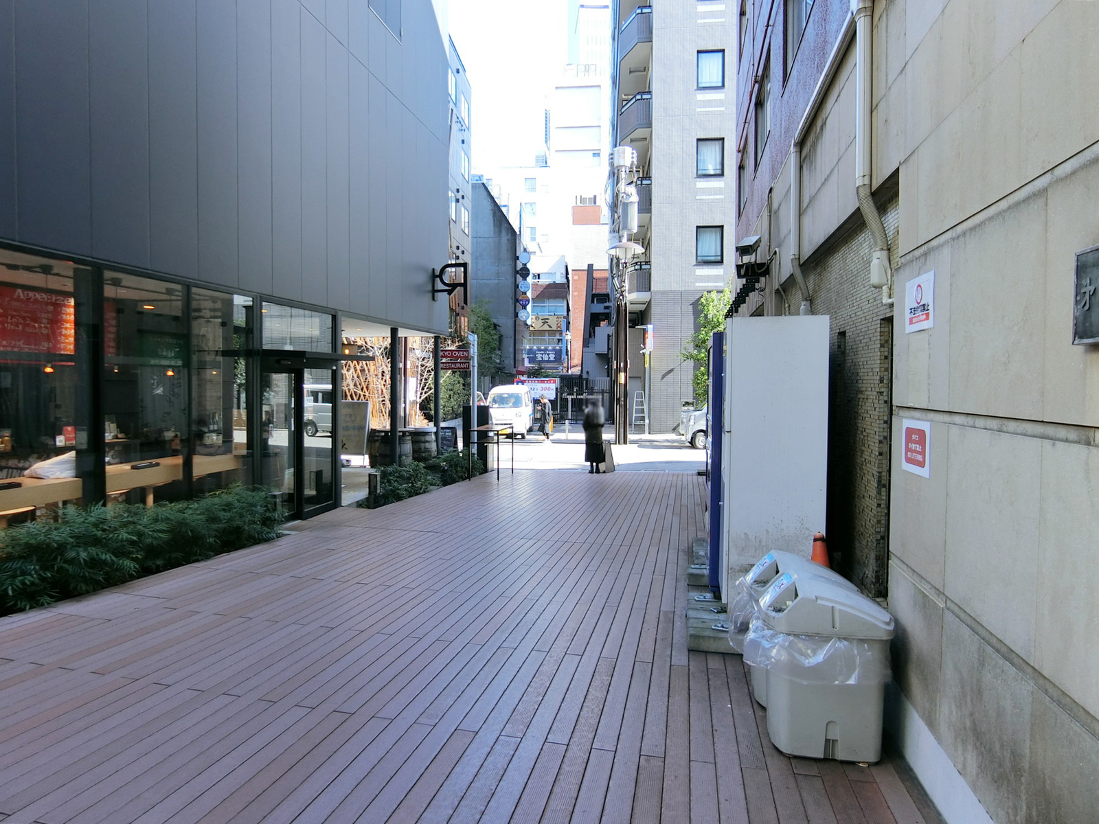 第1三州ビル前面の通り