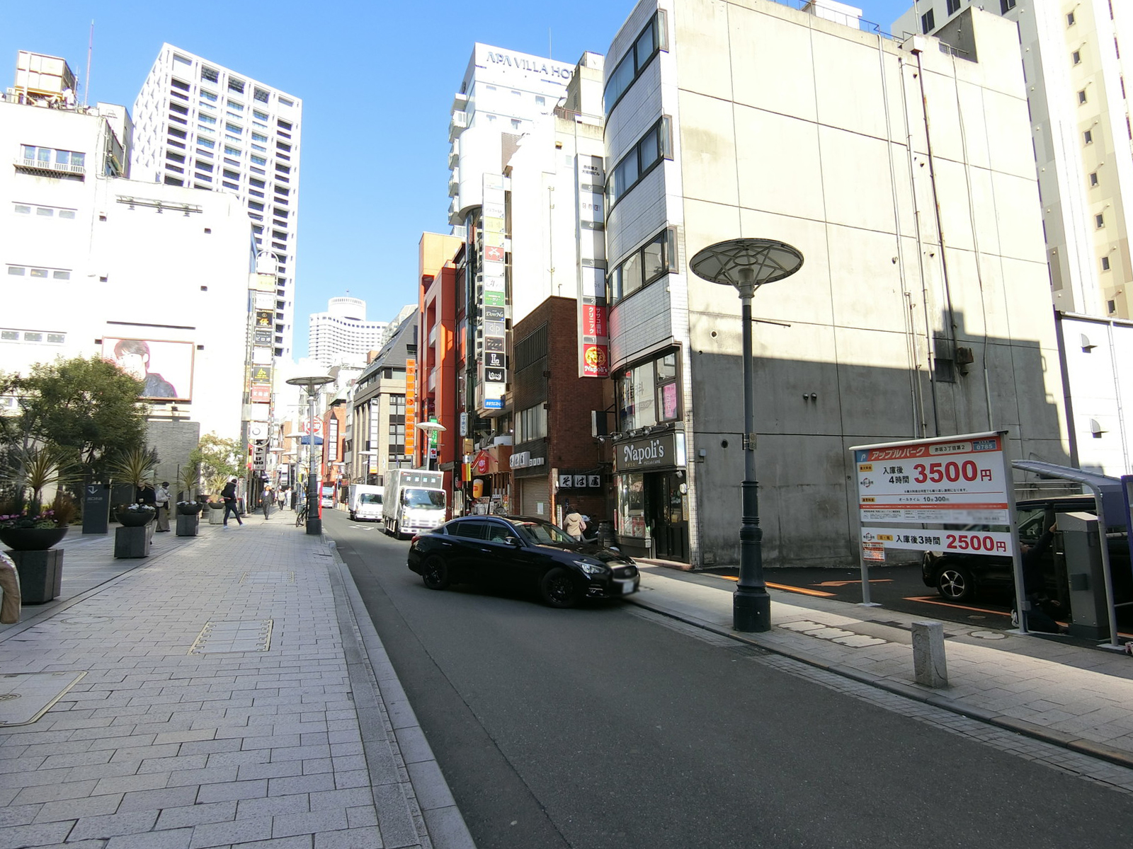 金春ビル前面の通り